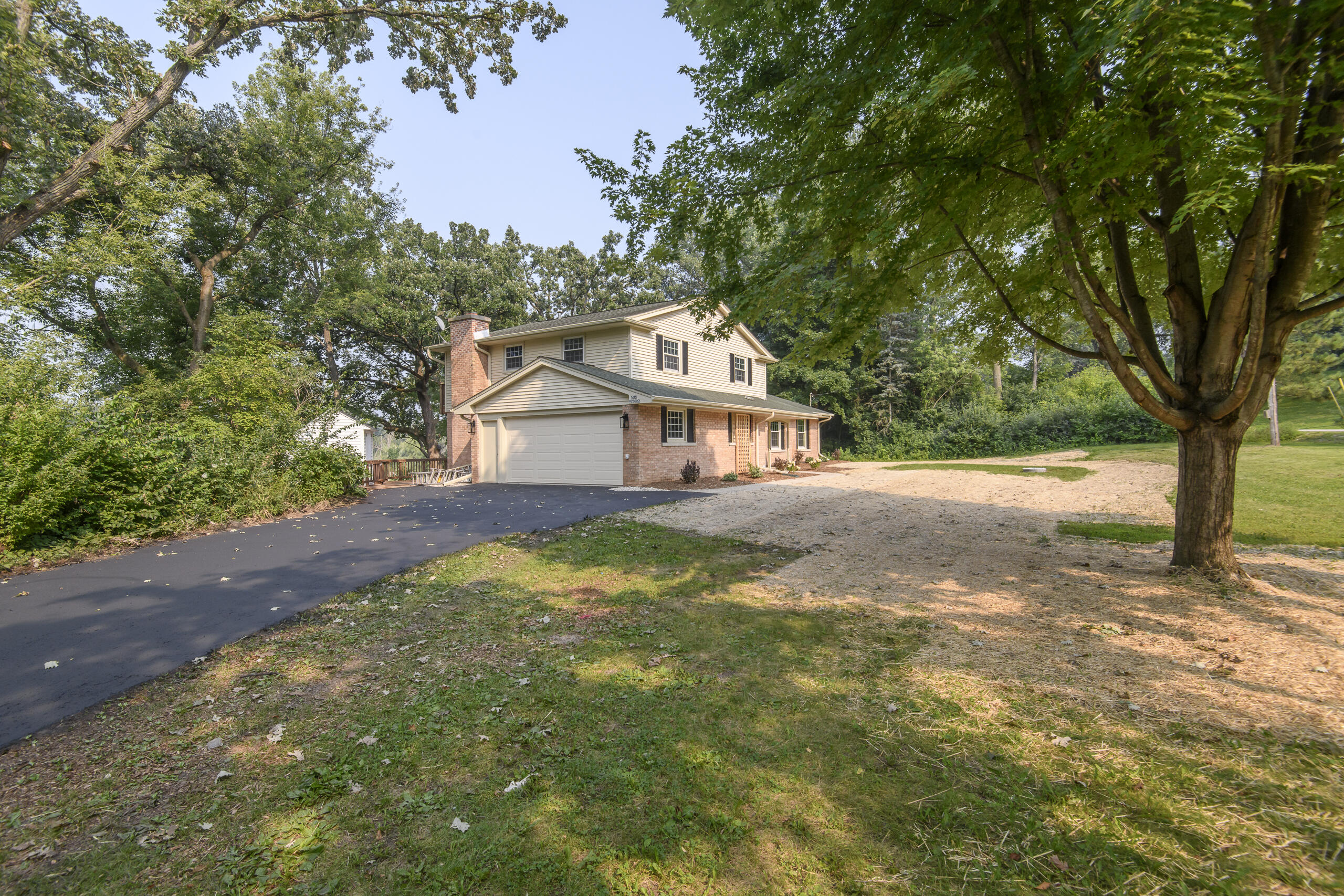 Wisconsin Lake Home for sale (MLS#: 1929446) at S95W23000  River Oaks Dr, in Vernon, Wisconsin. (34 of 51)