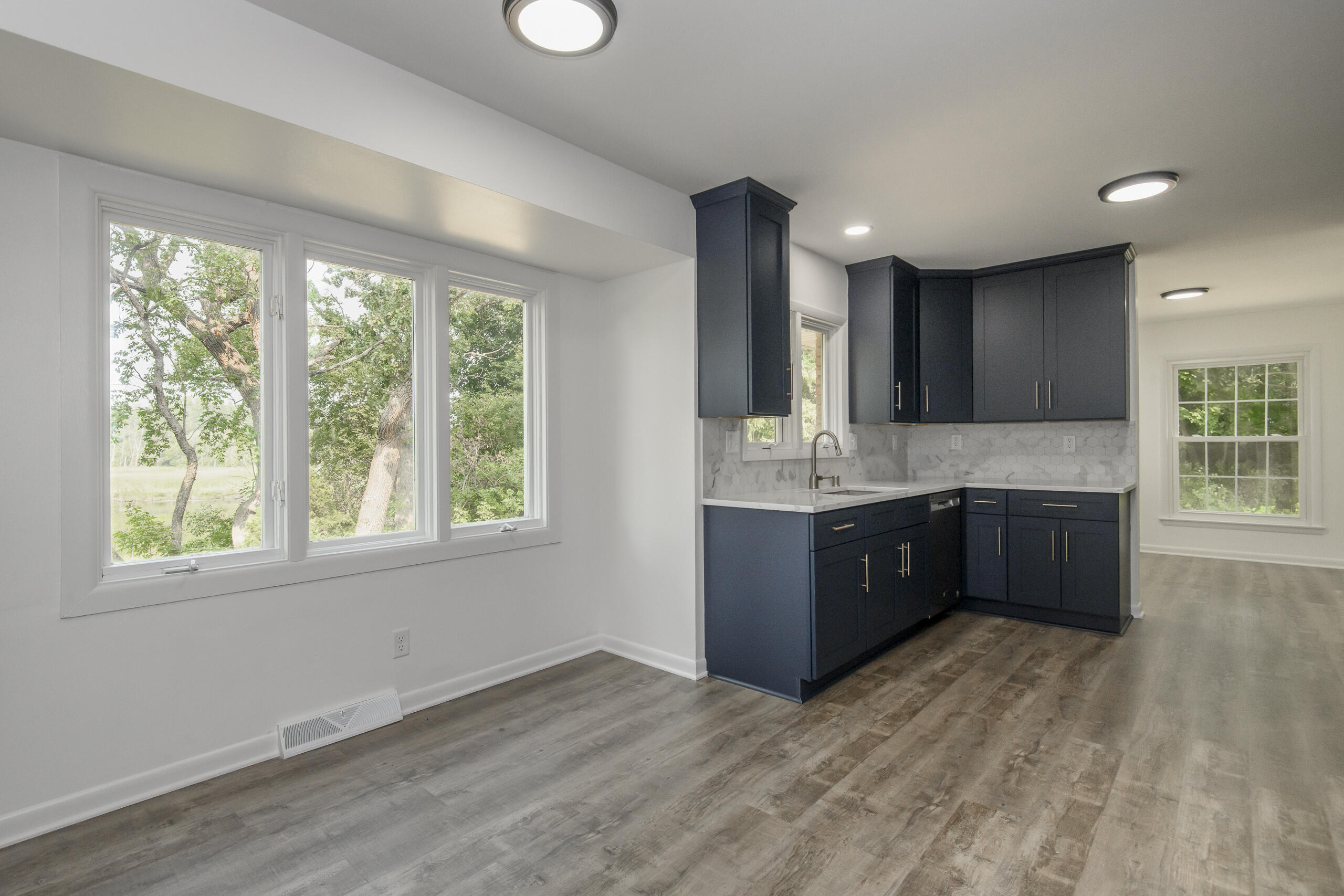 Wisconsin Lake Home for sale (MLS#: 1929446) at S95W23000  River Oaks Dr, in Vernon, Wisconsin. (10 of 51)