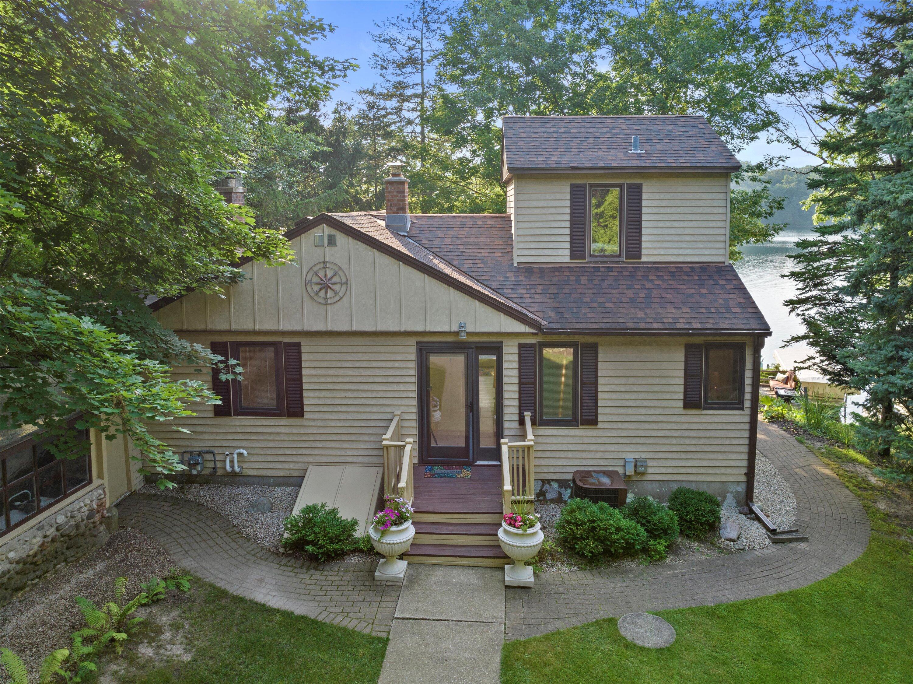 Wisconsin Lake Home for sale (MLS#: 1929537) at W329N6495  Forest Dr, in Merton, Wisconsin. (12 of 62)
