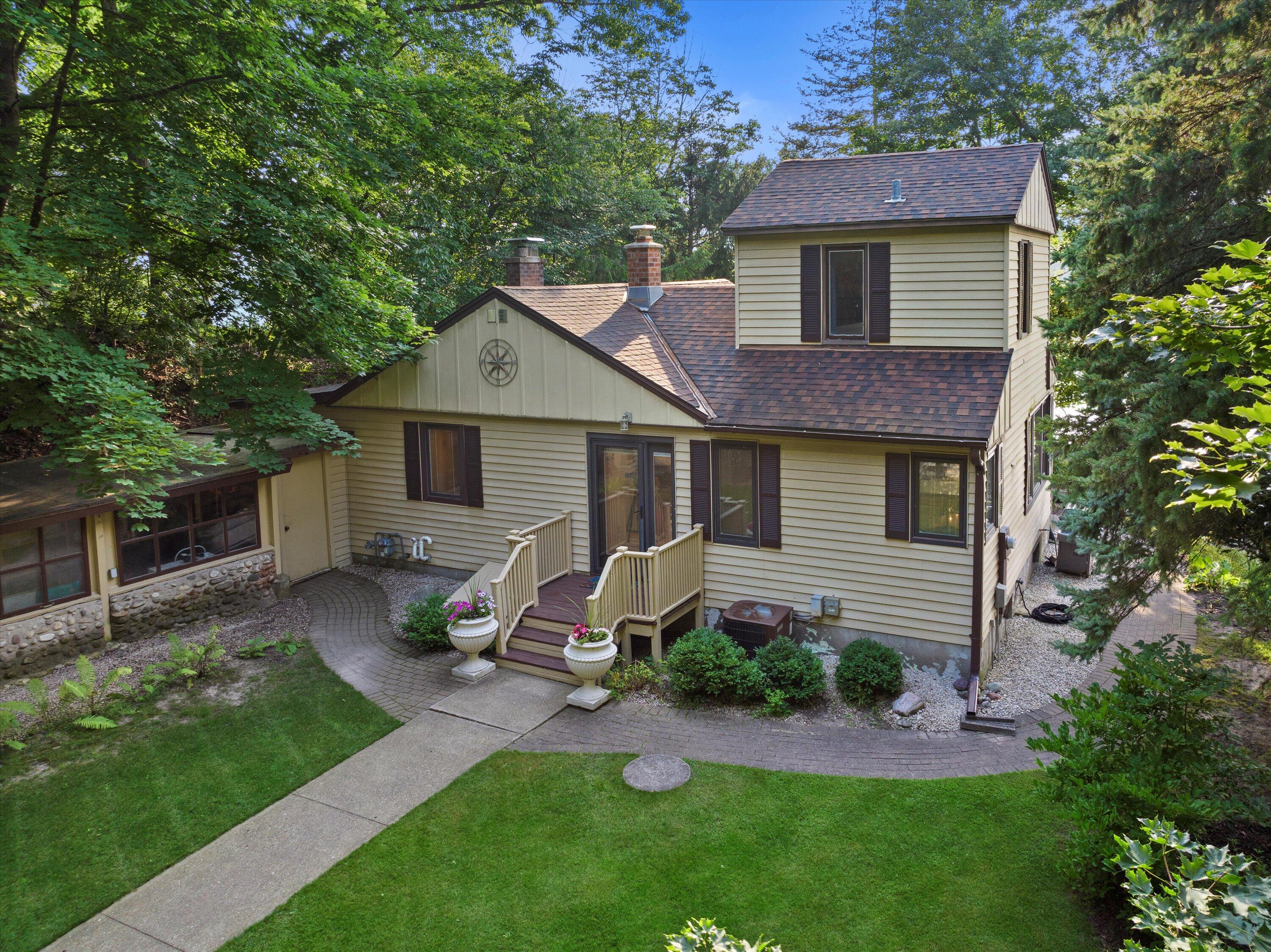 Wisconsin Lake Home for sale (MLS#: 1929537) at W329N6495  Forest Dr, in Merton, Wisconsin. (14 of 62)