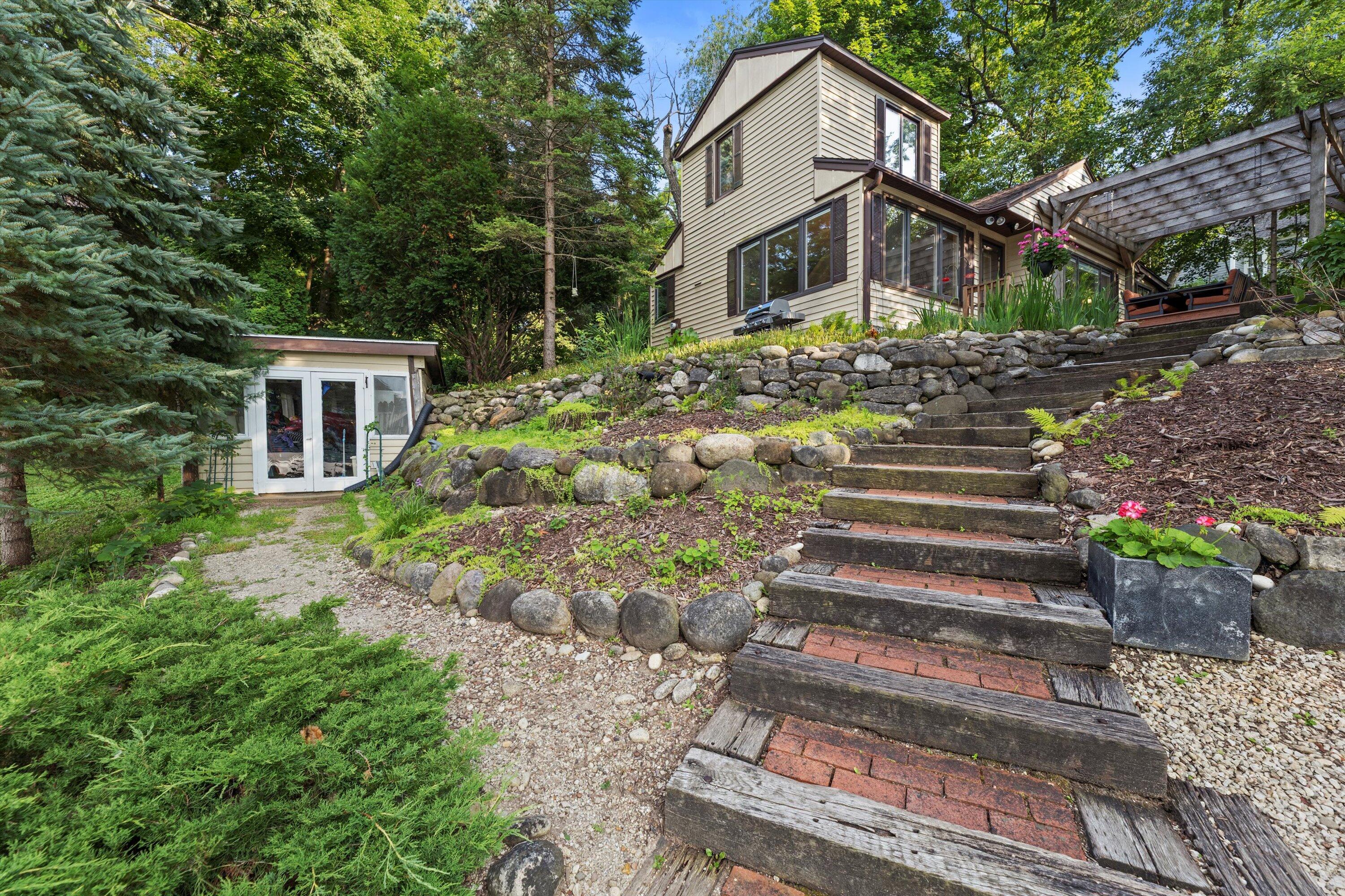 Wisconsin Lake Home for sale (MLS#: 1929537) at W329N6495  Forest Dr, in Merton, Wisconsin. (26 of 62)
