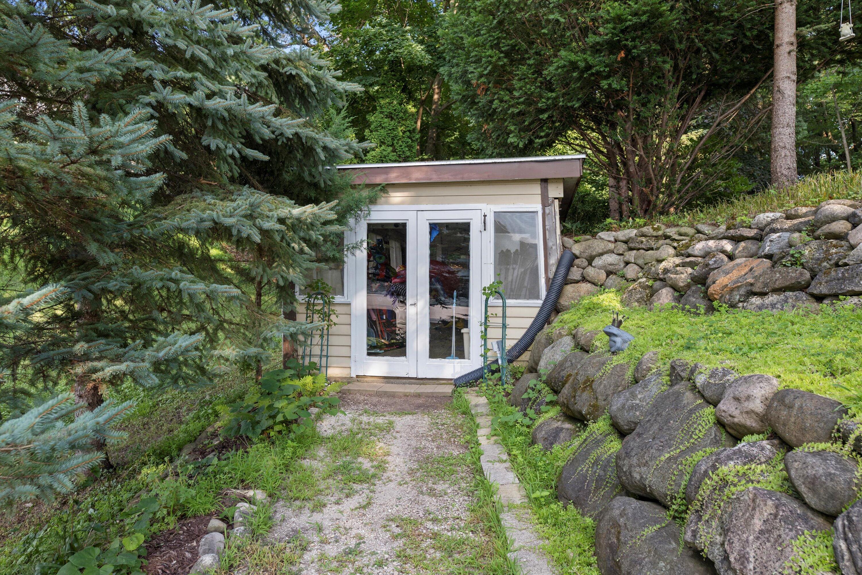 Wisconsin Lake Home for sale (MLS#: 1929537) at W329N6495  Forest Dr, in Merton, Wisconsin. (27 of 62)