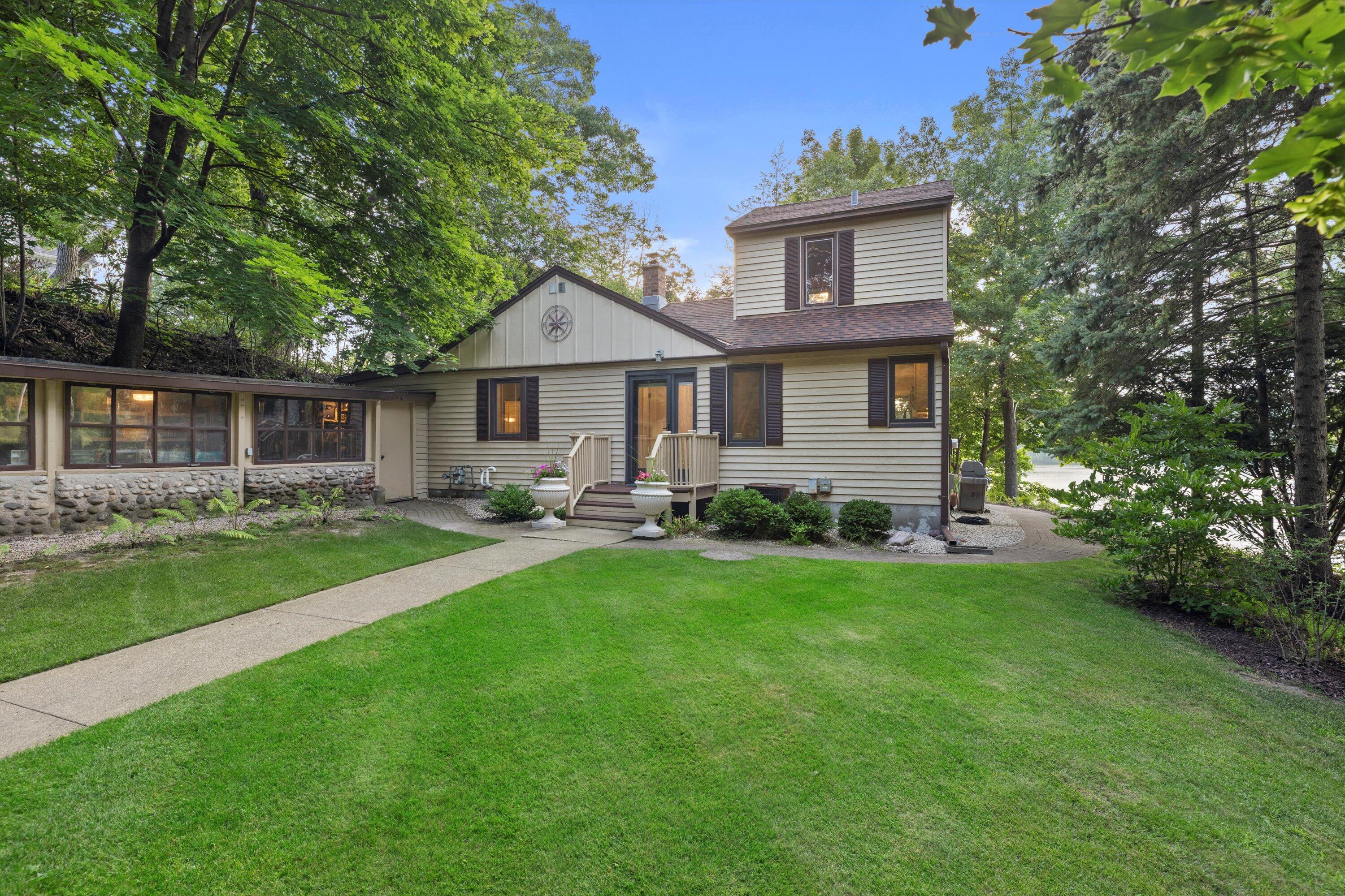Wisconsin Lake Home for sale (MLS#: 1929537) at W329N6495  Forest Dr, in Merton, Wisconsin. (55 of 62)