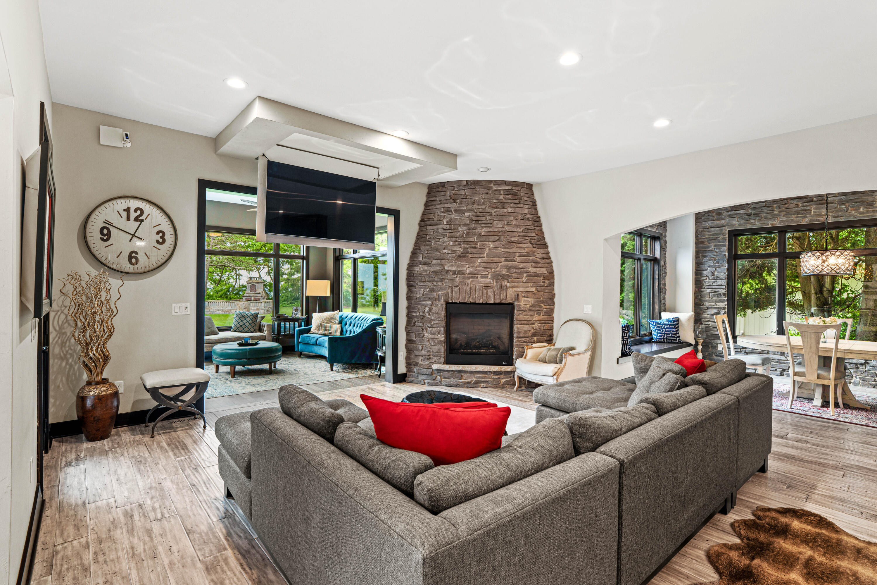 Wisconsin Lake Home for sale (MLS#: 1929642) at 12420 N Lake Shore Dr, in Mequon, Wisconsin. (25 of 88)