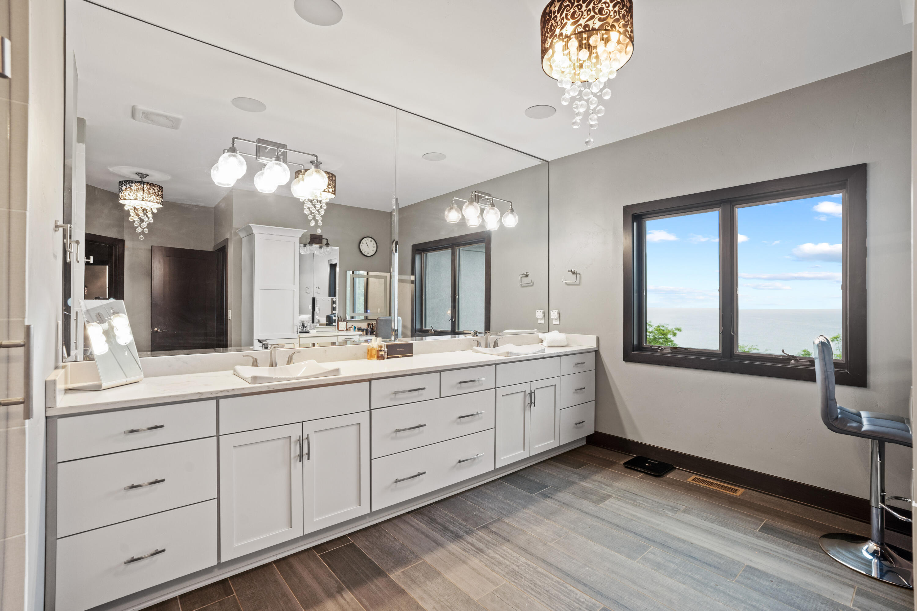 Wisconsin Lake Home for sale (MLS#: 1929642) at 12420 N Lake Shore Dr, in Mequon, Wisconsin. (39 of 88)