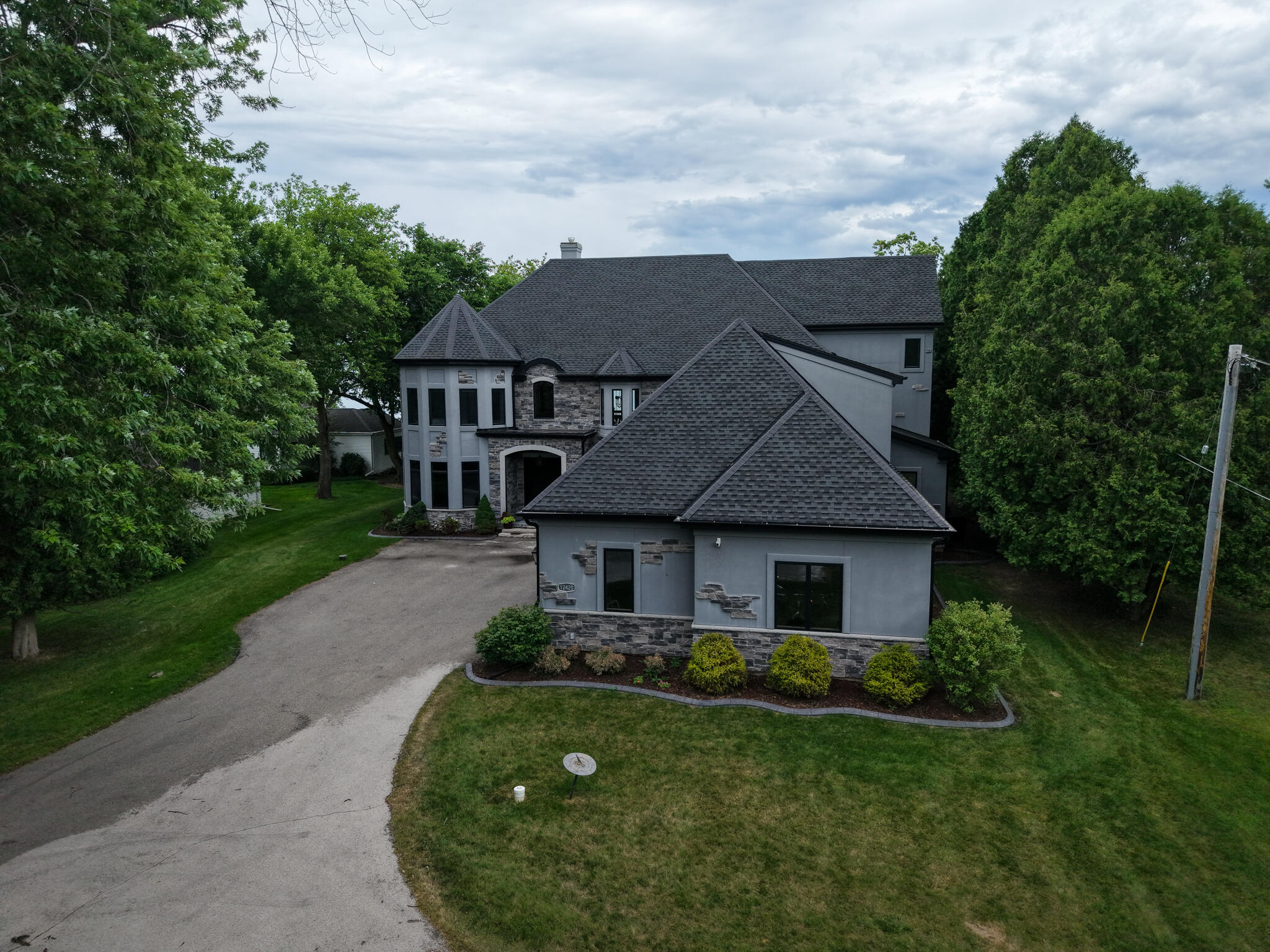 Wisconsin Lake Home for sale (MLS#: 1929642) at 12420 N Lake Shore Dr, in Mequon, Wisconsin. (80 of 88)