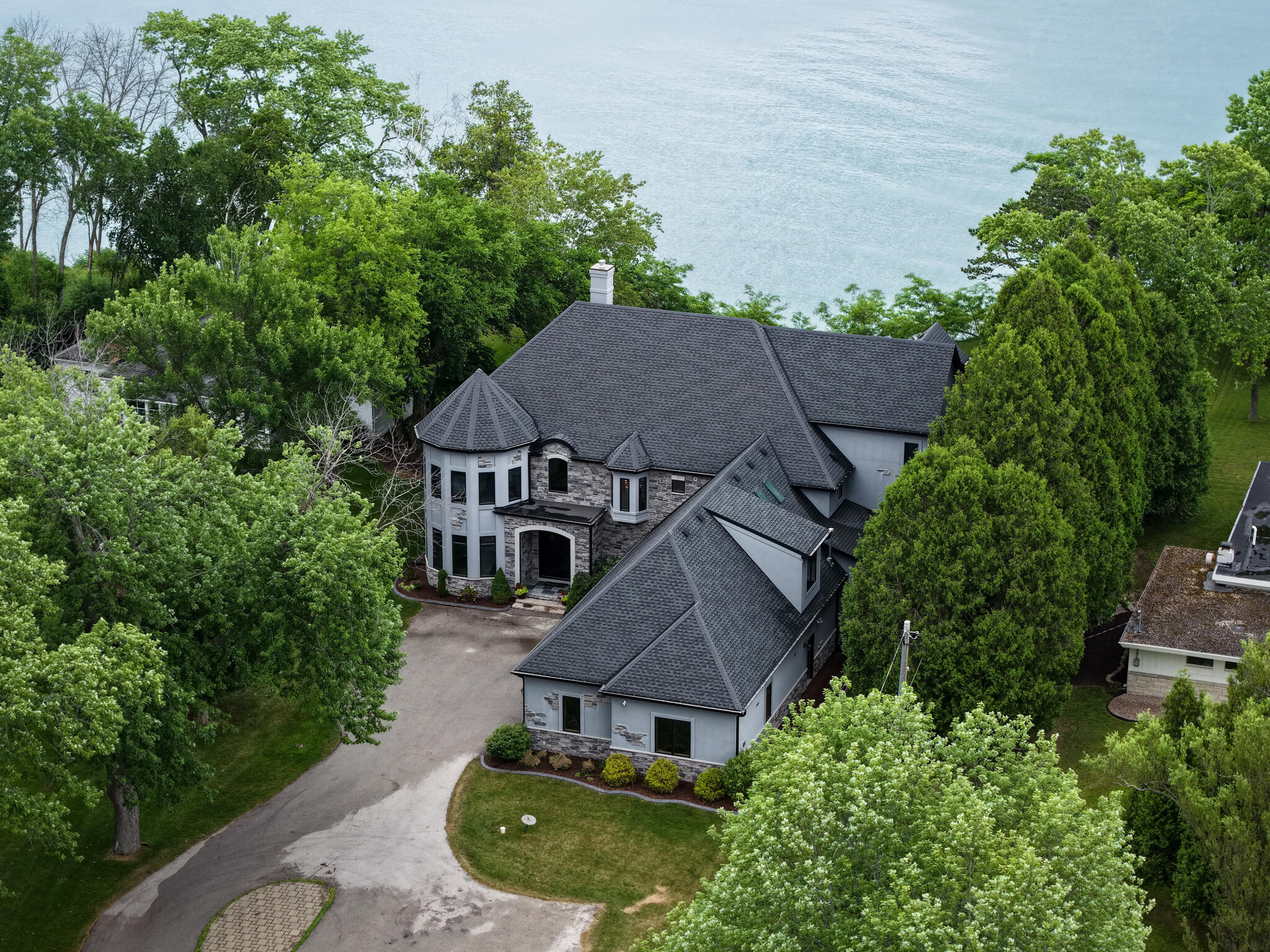 Wisconsin Lake Home for sale (MLS#: 1929642) at 12420 N Lake Shore Dr, in Mequon, Wisconsin. (81 of 88)