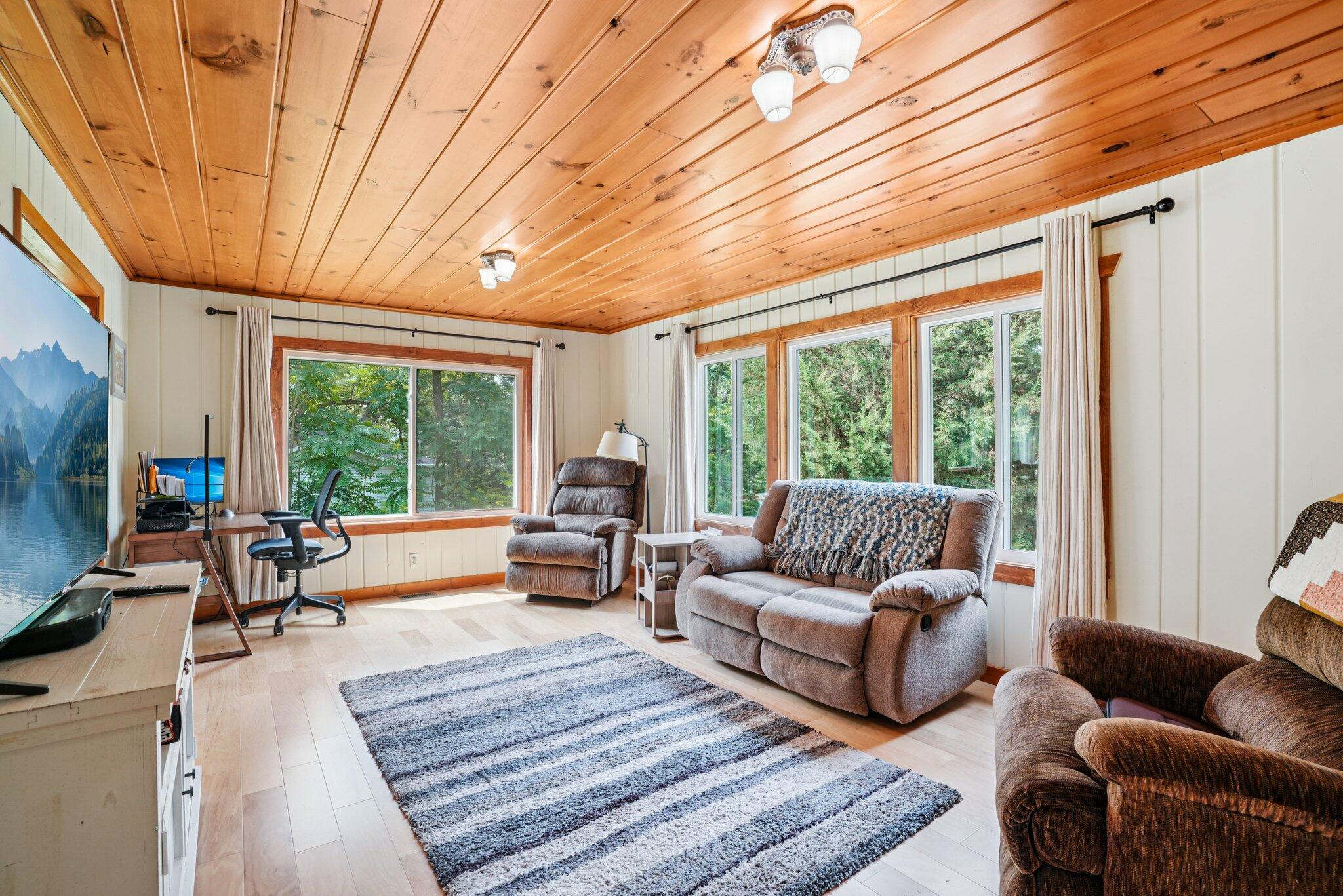 Wisconsin Lake Home for sale (MLS#: 1929751) at N3219  Cherry Rd, in Geneva, Wisconsin. (4 of 56)