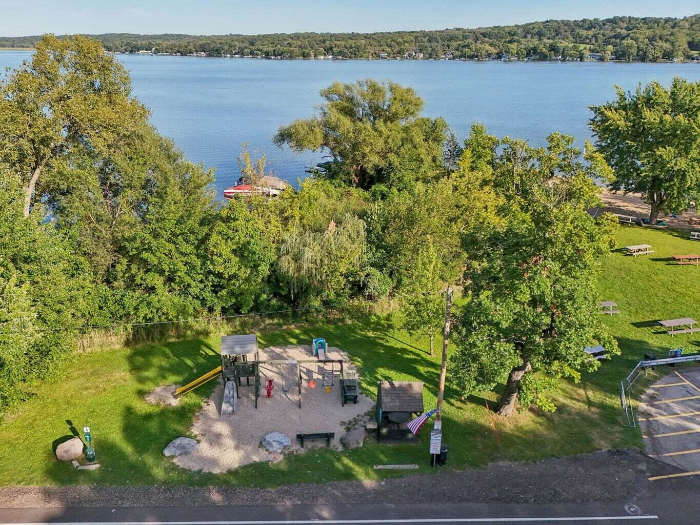 Wisconsin Lake Home for sale (MLS#: 1929751) at N3219  Cherry Rd, in Geneva, Wisconsin. (33 of 56)