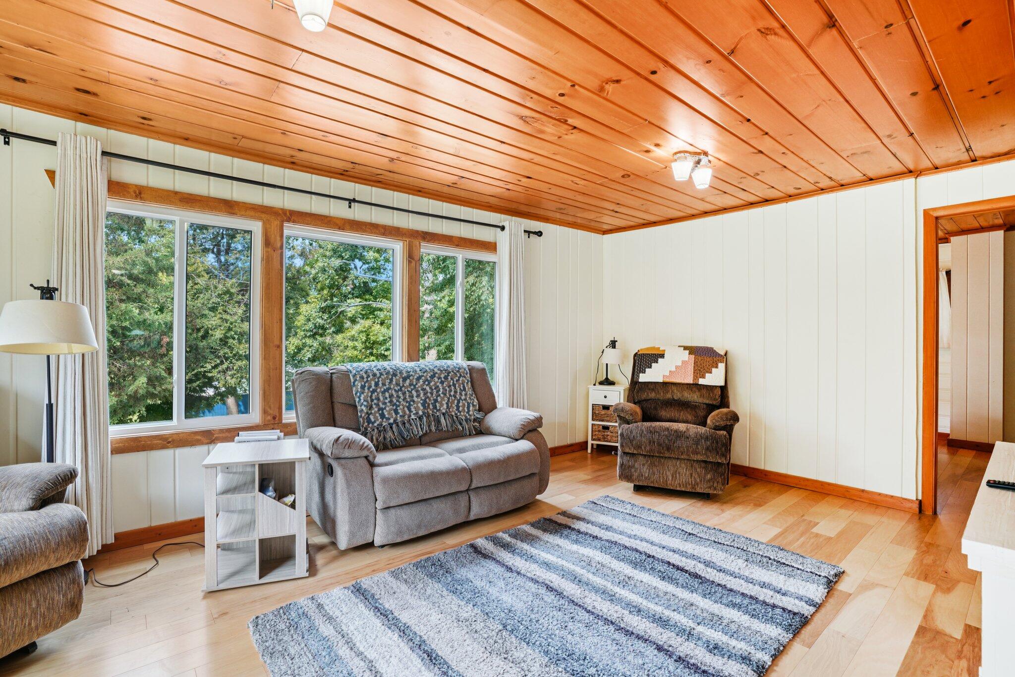 Wisconsin Lake Home for sale (MLS#: 1929751) at N3219  Cherry Rd, in Geneva, Wisconsin. (6 of 56)