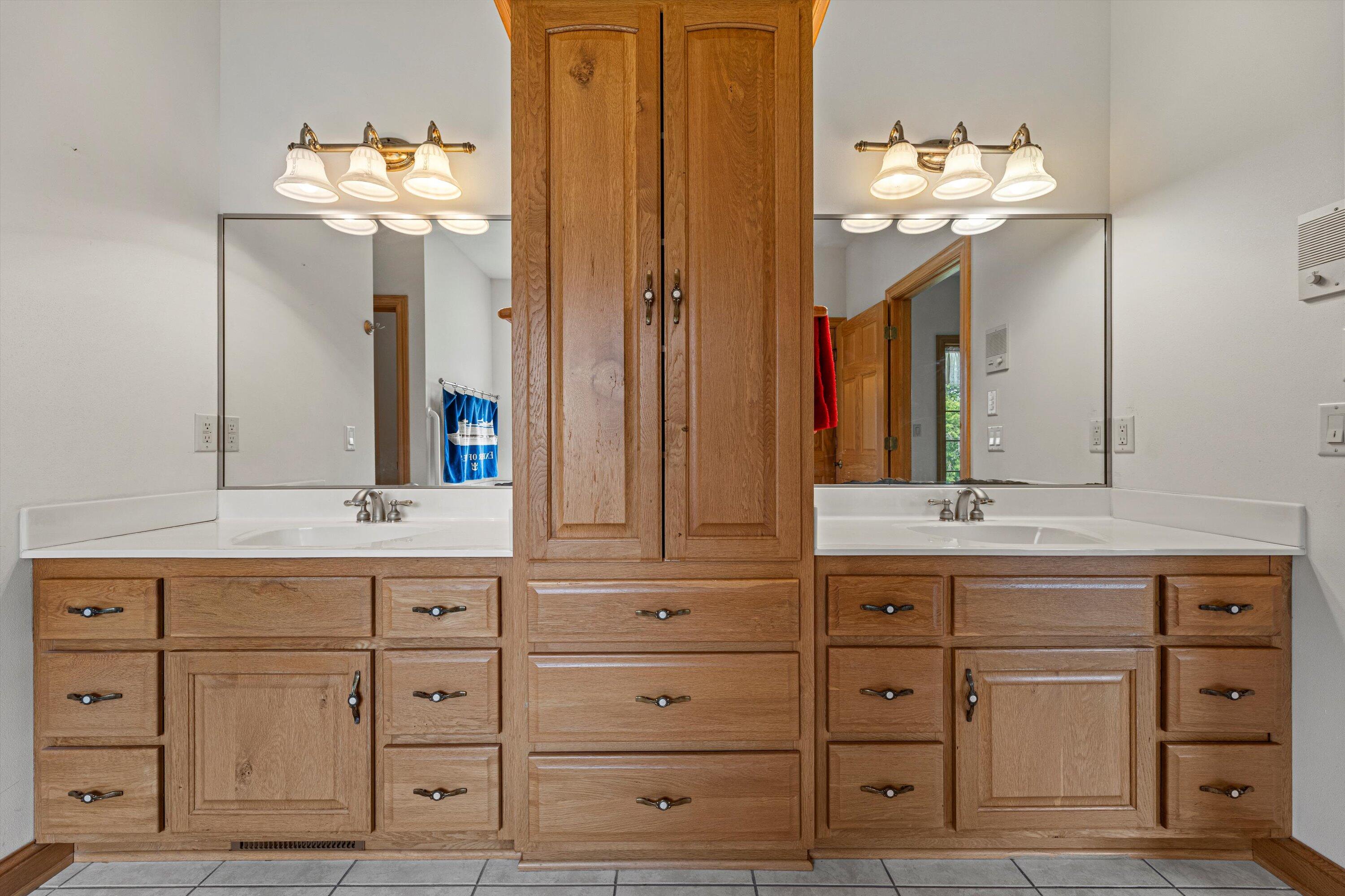 Wisconsin Lake Home for sale (MLS#: 1930044) at S94W23620  Kunzendorf Ct, in Vernon, Wisconsin. (17 of 68)