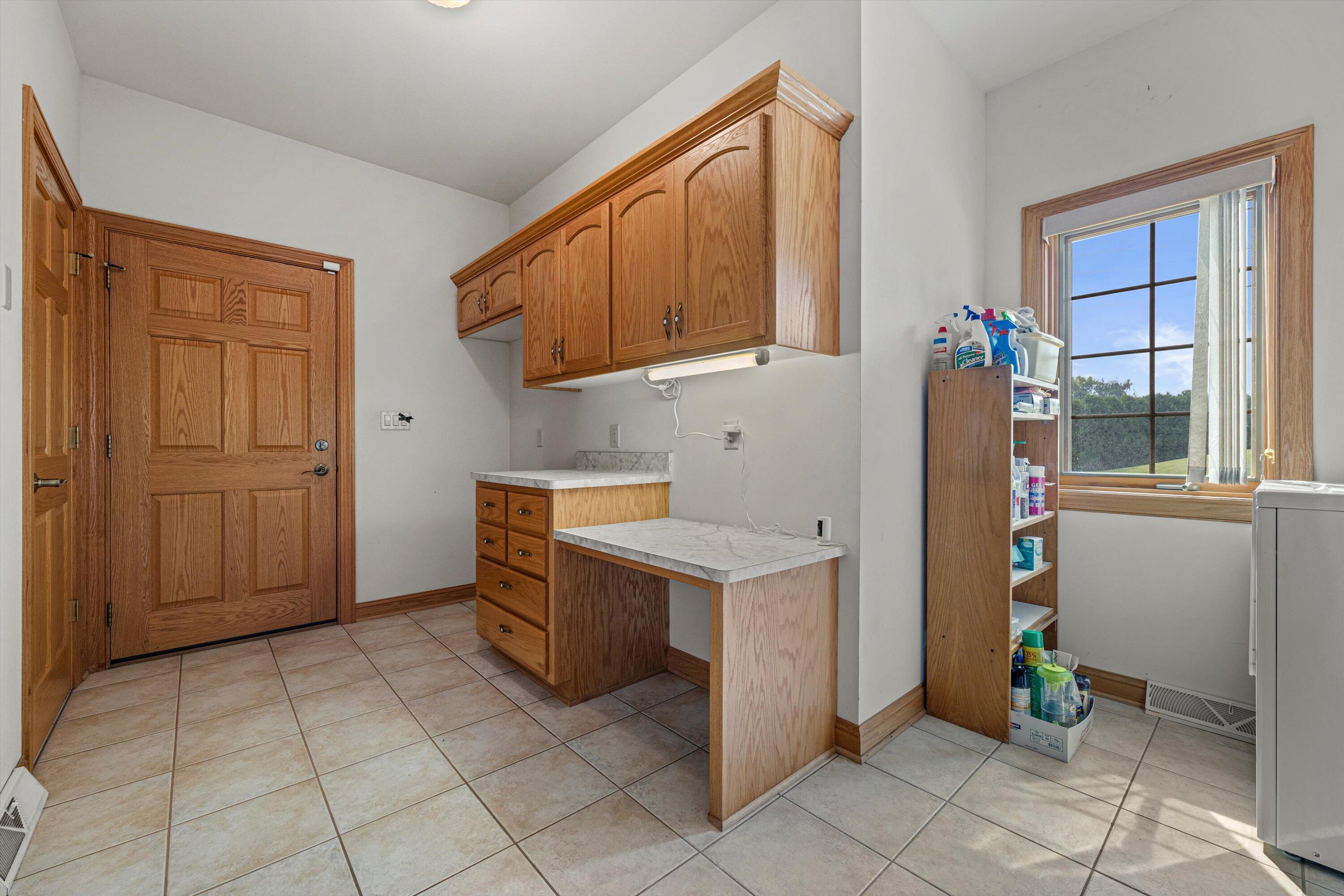Wisconsin Lake Home for sale (MLS#: 1930044) at S94W23620  Kunzendorf Ct, in Vernon, Wisconsin. (27 of 68)