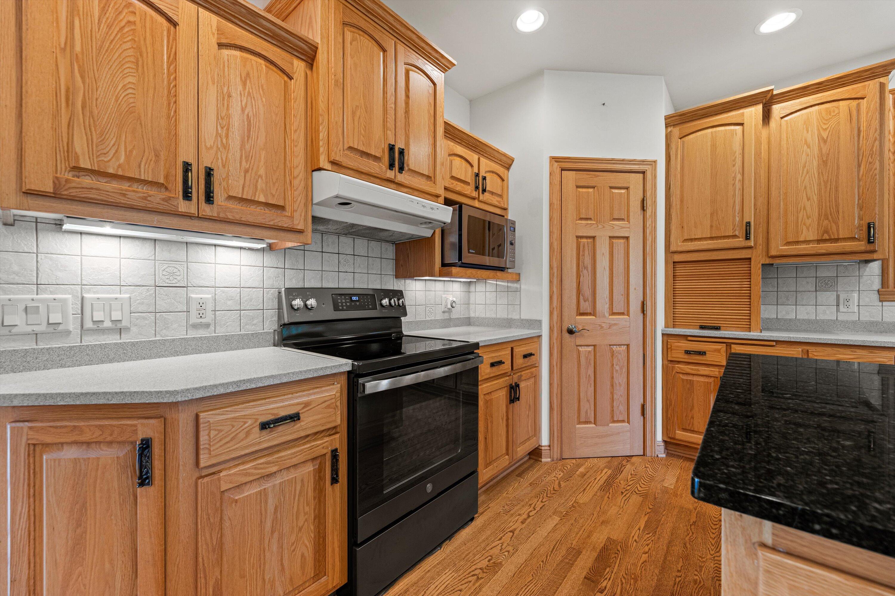 Wisconsin Lake Home for sale (MLS#: 1930044) at S94W23620  Kunzendorf Ct, in Vernon, Wisconsin. (30 of 68)