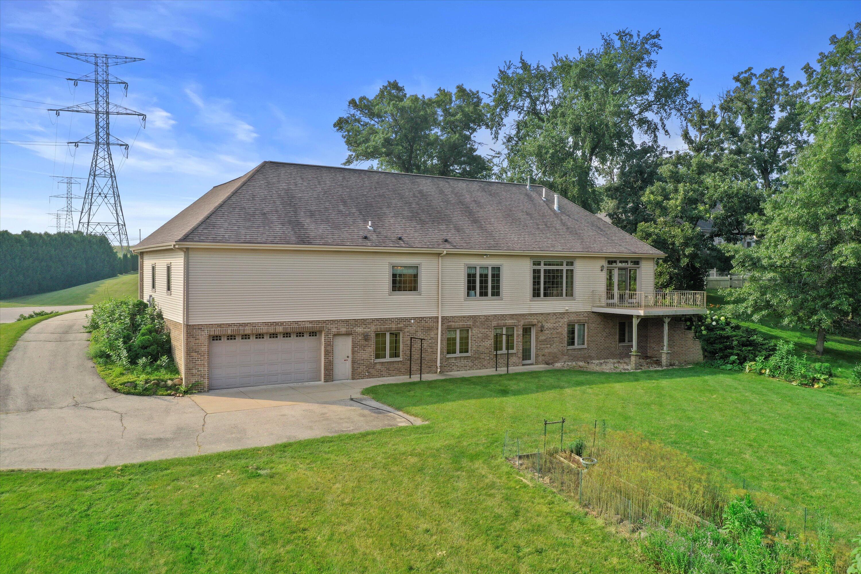 Wisconsin Lake Home for sale (MLS#: 1930044) at S94W23620  Kunzendorf Ct, in Vernon, Wisconsin. (32 of 68)
