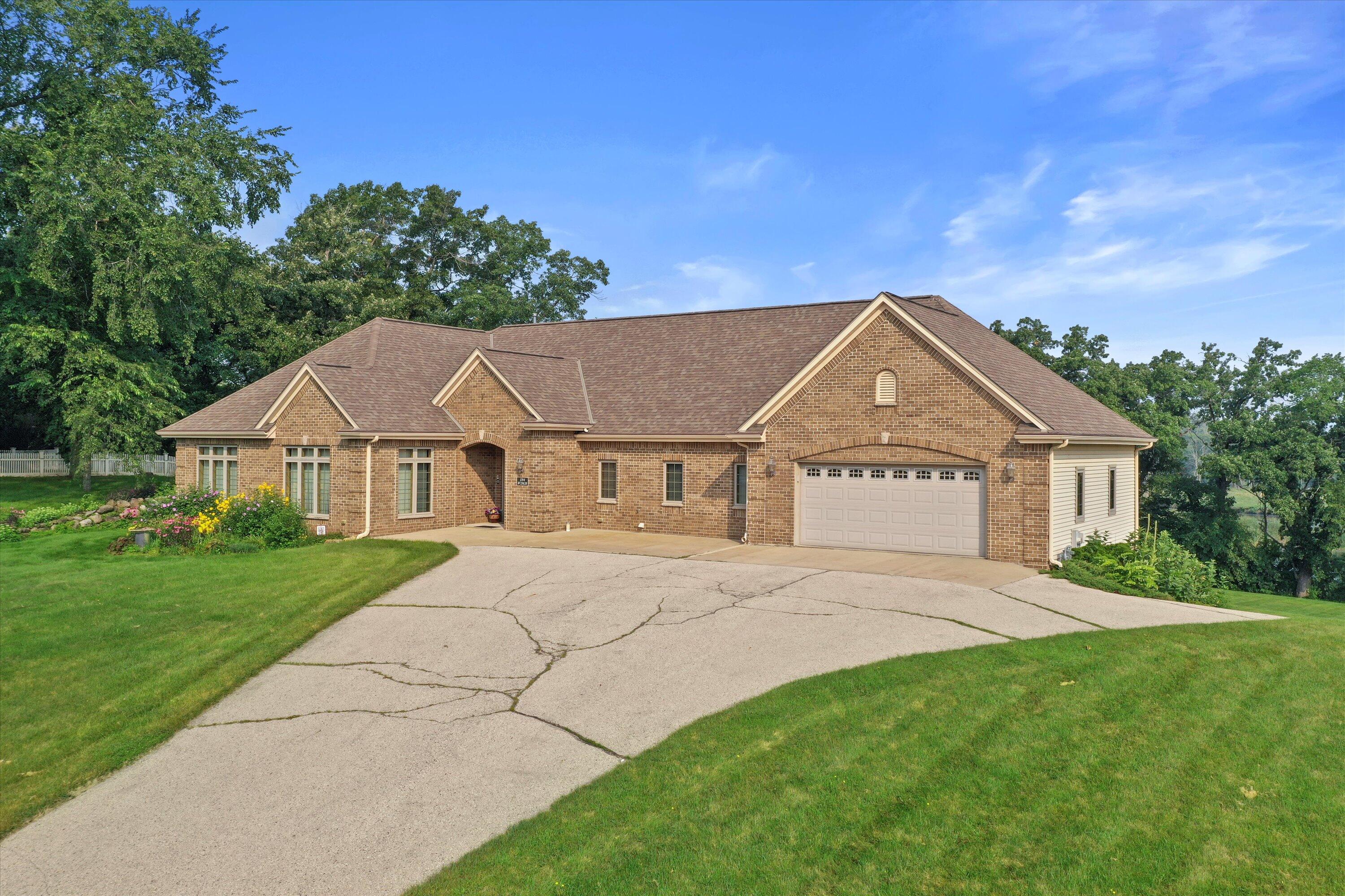 Wisconsin Lake Home for sale (MLS#: 1930044) at S94W23620  Kunzendorf Ct, in Vernon, Wisconsin. (45 of 68)