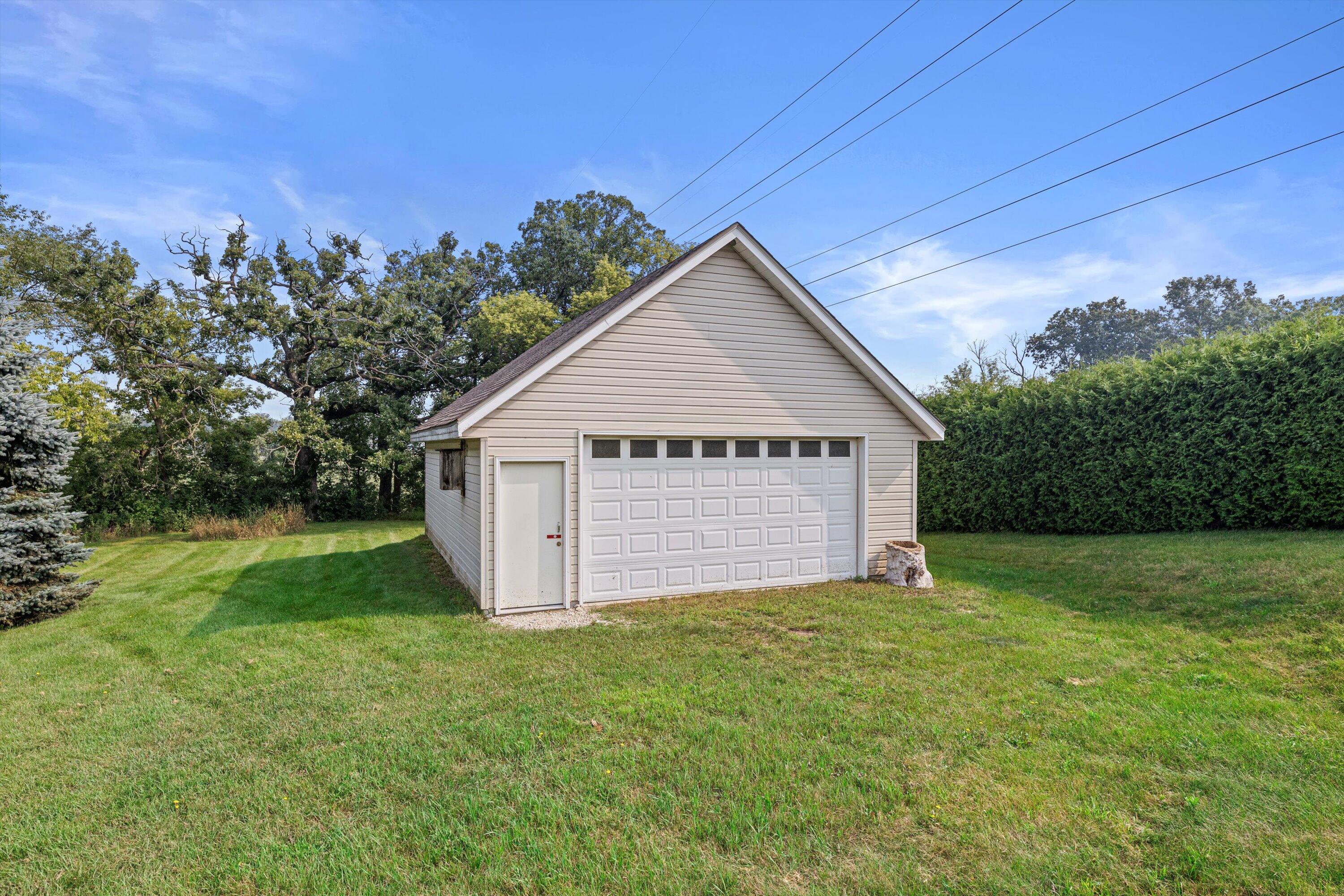 Wisconsin Lake Home for sale (MLS#: 1930044) at S94W23620  Kunzendorf Ct, in Vernon, Wisconsin. (56 of 68)