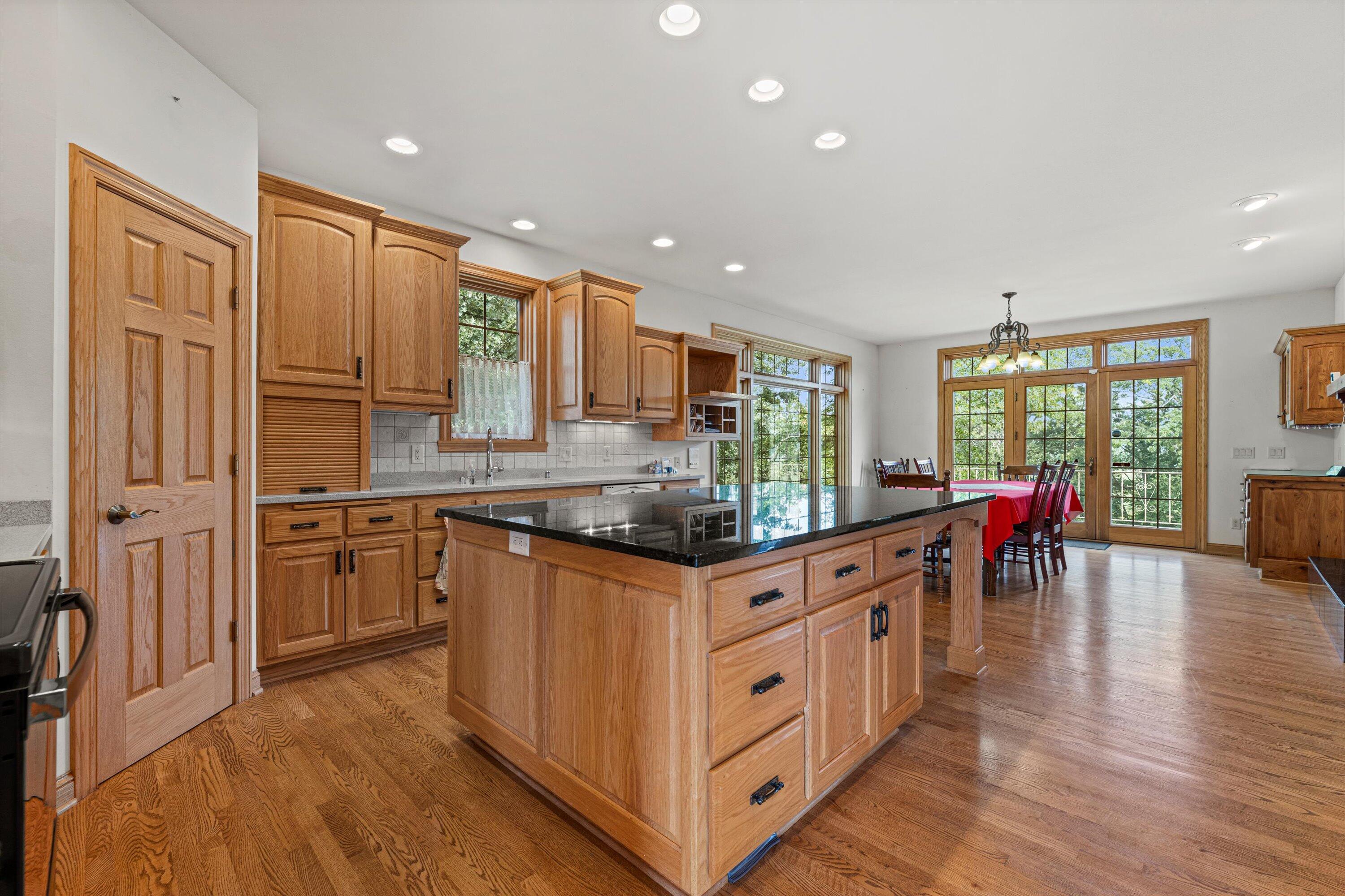 Wisconsin Lake Home for sale (MLS#: 1930044) at S94W23620  Kunzendorf Ct, in Vernon, Wisconsin. (9 of 68)
