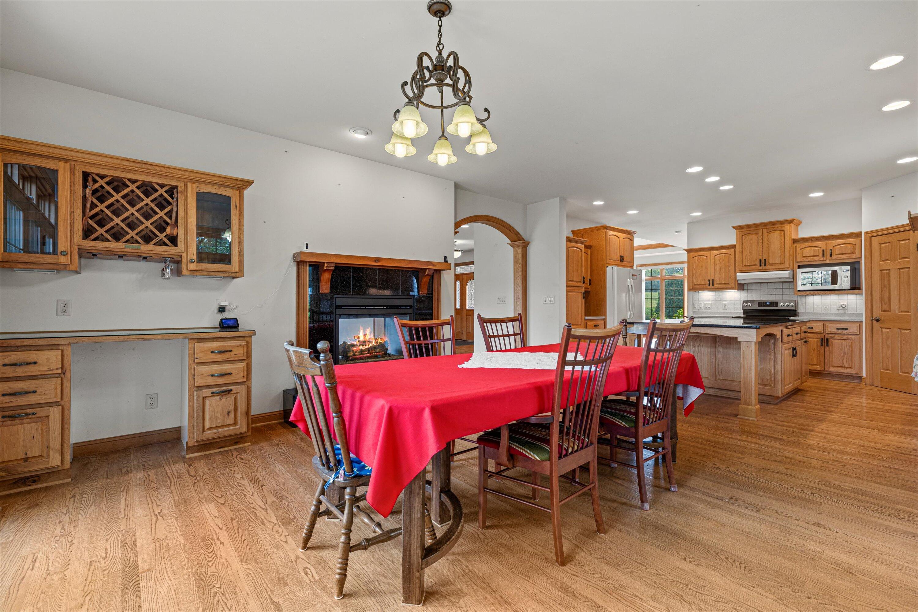 Wisconsin Lake Home for sale (MLS#: 1930044) at S94W23620  Kunzendorf Ct, in Vernon, Wisconsin. (10 of 68)