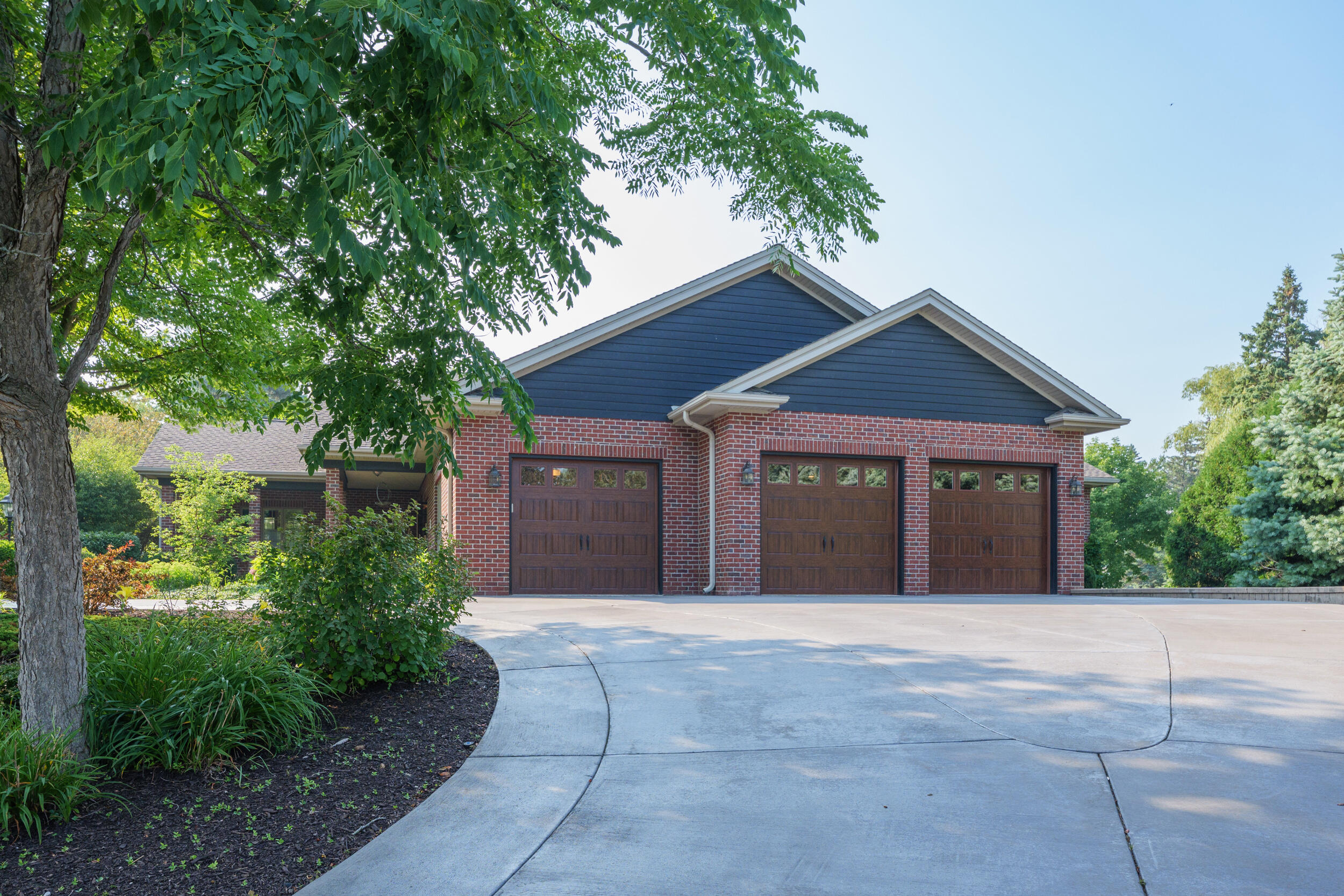 Wisconsin Lake Home for sale (MLS#: 1930270) at 3520  Pleasant Ln, in Mount Pleasant, Wisconsin. (4 of 95)