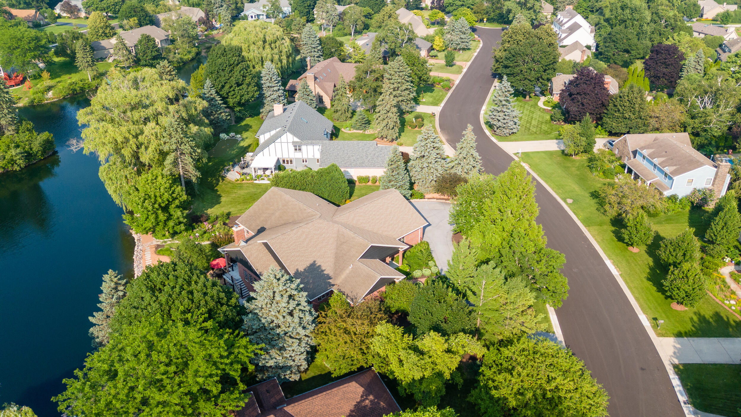 Wisconsin Lake Home for sale (MLS#: 1930270) at 3520  Pleasant Ln, in Mount Pleasant, Wisconsin. (8 of 95)
