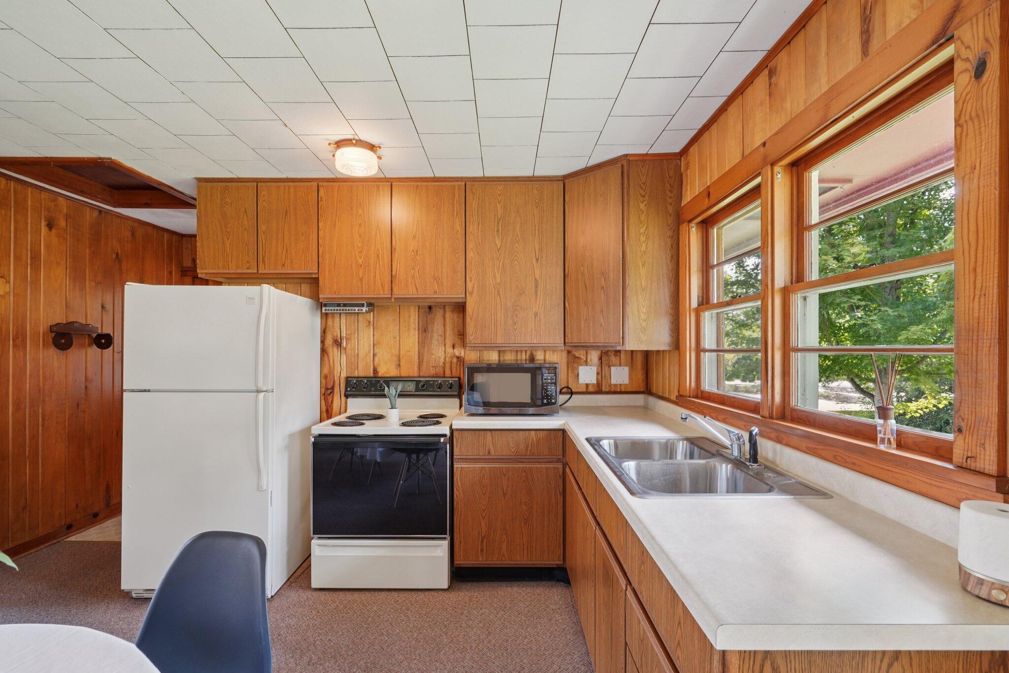 Wisconsin Lake Home for sale (MLS#: 1930442) at W8135  Elm Point Rd, in Lake Mills, Wisconsin. (13 of 53)