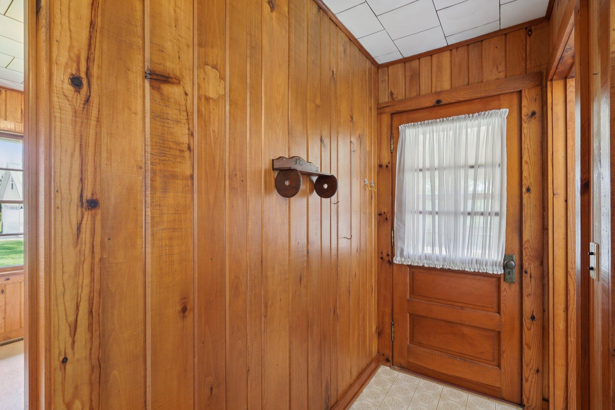 Wisconsin Lake Home for sale (MLS#: 1930442) at W8135  Elm Point Rd, in Lake Mills, Wisconsin. (22 of 53)