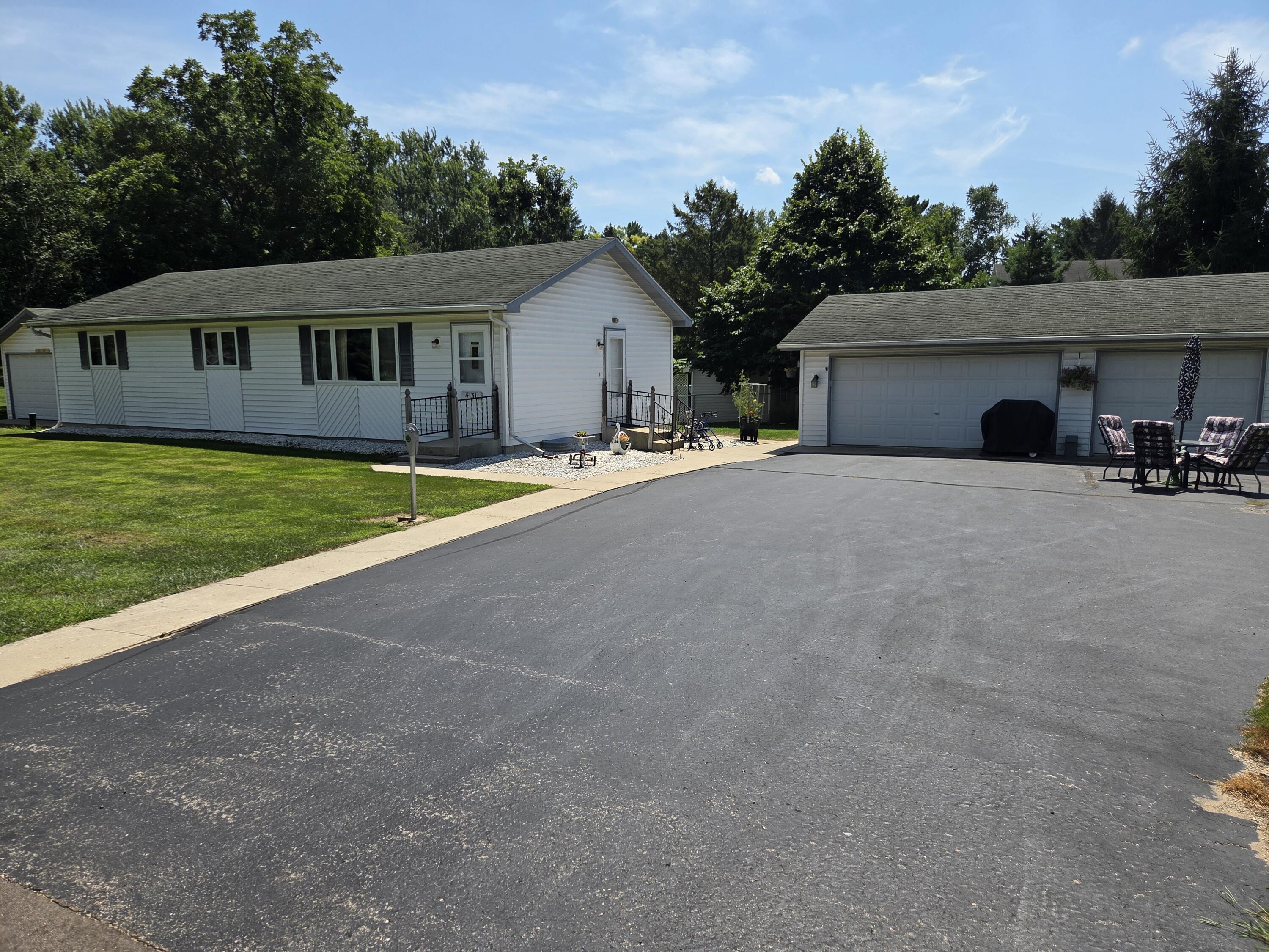 Wisconsin Lake Home for sale (MLS#: 1930482) at 4131  Maple Dr, in Delavan, Wisconsin. (1 of 31)