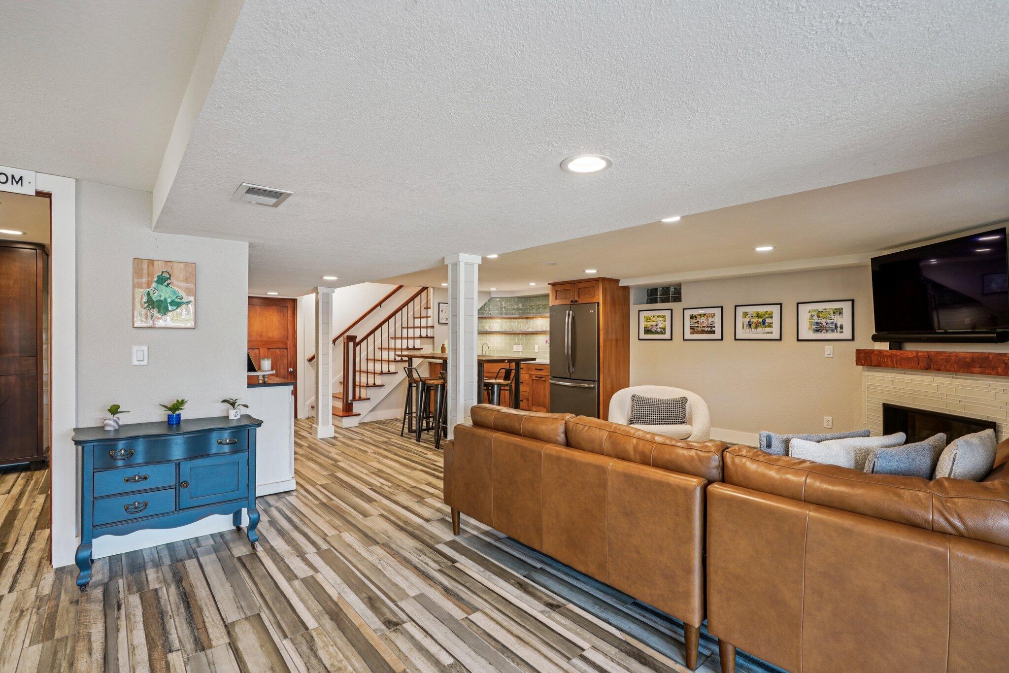 Wisconsin Lake Home for sale (MLS#: 1930531) at W188S7634  Oak Grove Dr, in Muskego, Wisconsin. (17 of 67)