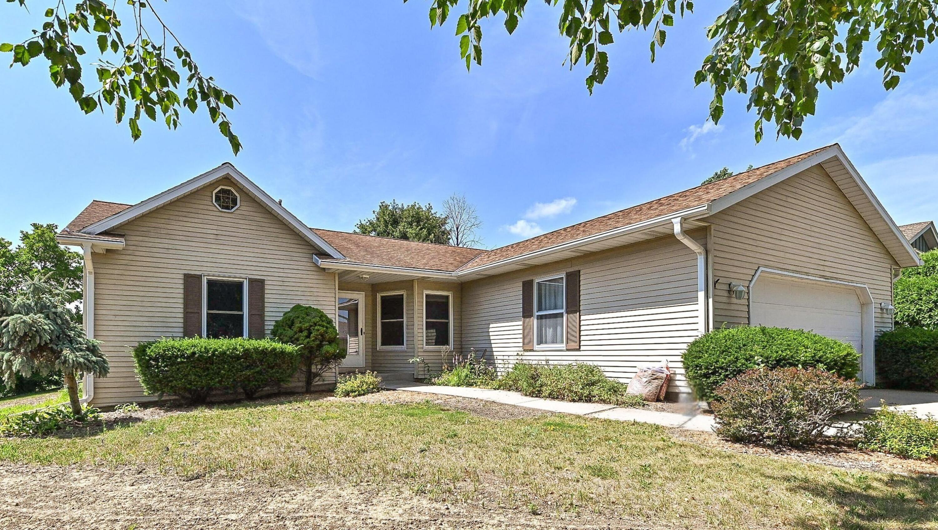 Wisconsin Lake Home for sale (MLS#: 1930579) at 4205 W Carmel Dr, in Franklin, Wisconsin. (1 of 23)