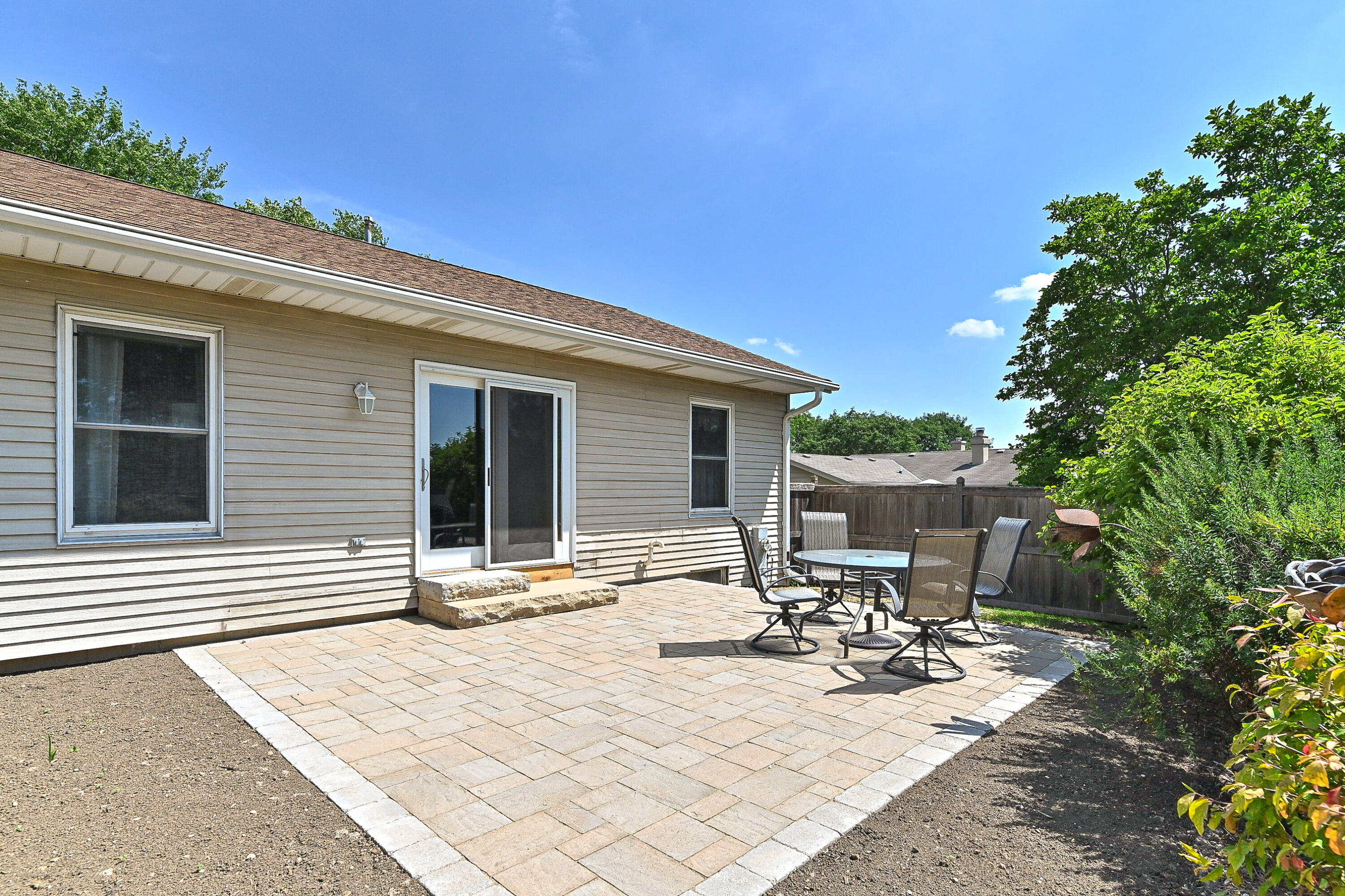 Wisconsin Lake Home for sale (MLS#: 1930579) at 4205 W Carmel Dr, in Franklin, Wisconsin. (17 of 23)
