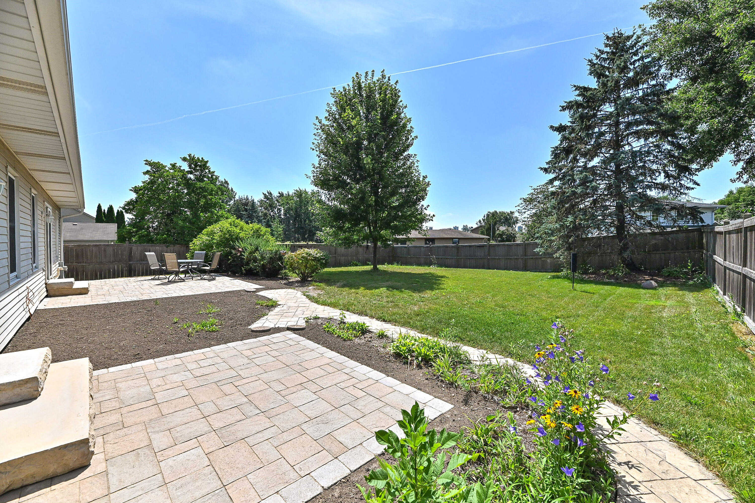 Wisconsin Lake Home for sale (MLS#: 1930579) at 4205 W Carmel Dr, in Franklin, Wisconsin. (19 of 23)