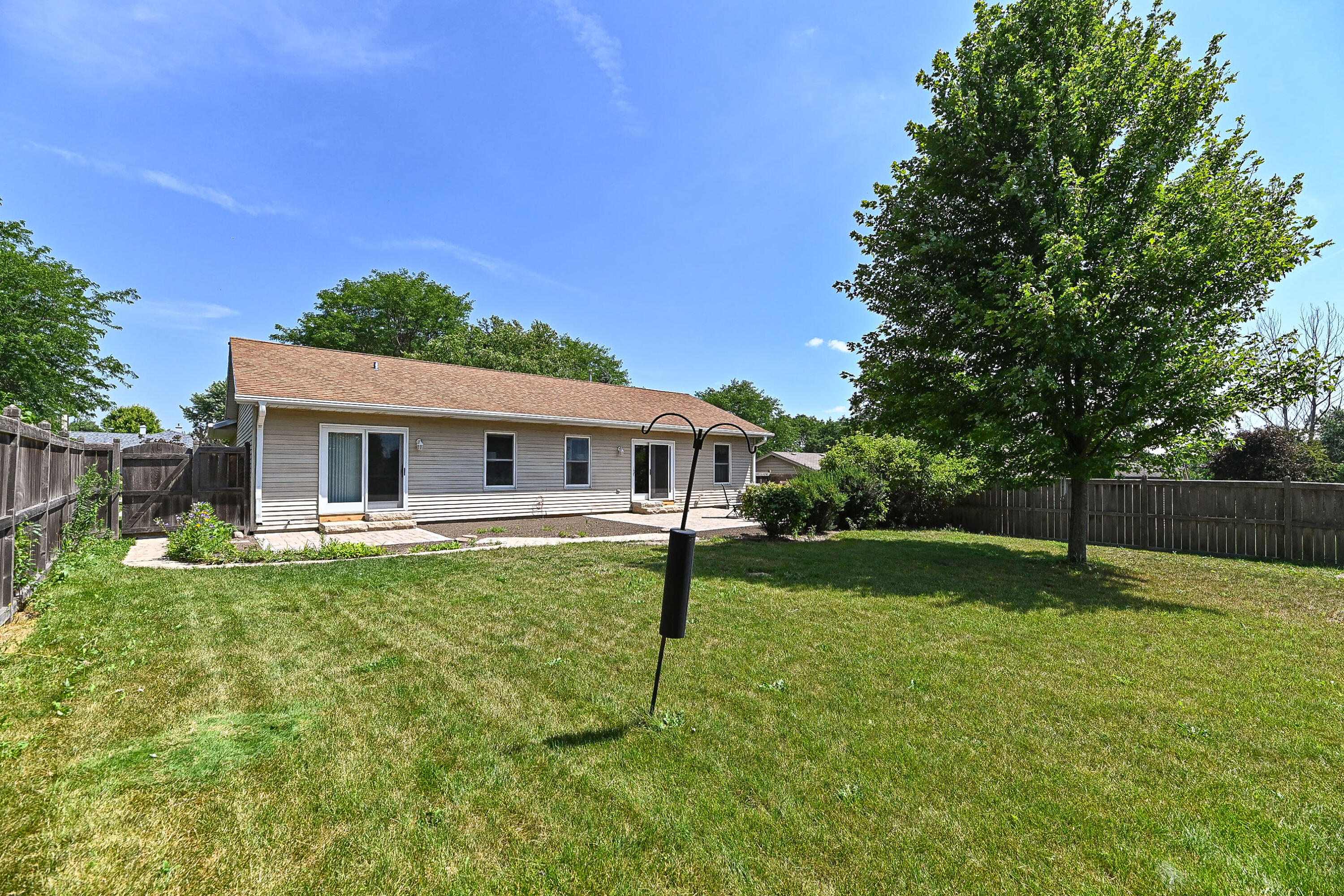 Wisconsin Lake Home for sale (MLS#: 1930579) at 4205 W Carmel Dr, in Franklin, Wisconsin. (22 of 23)