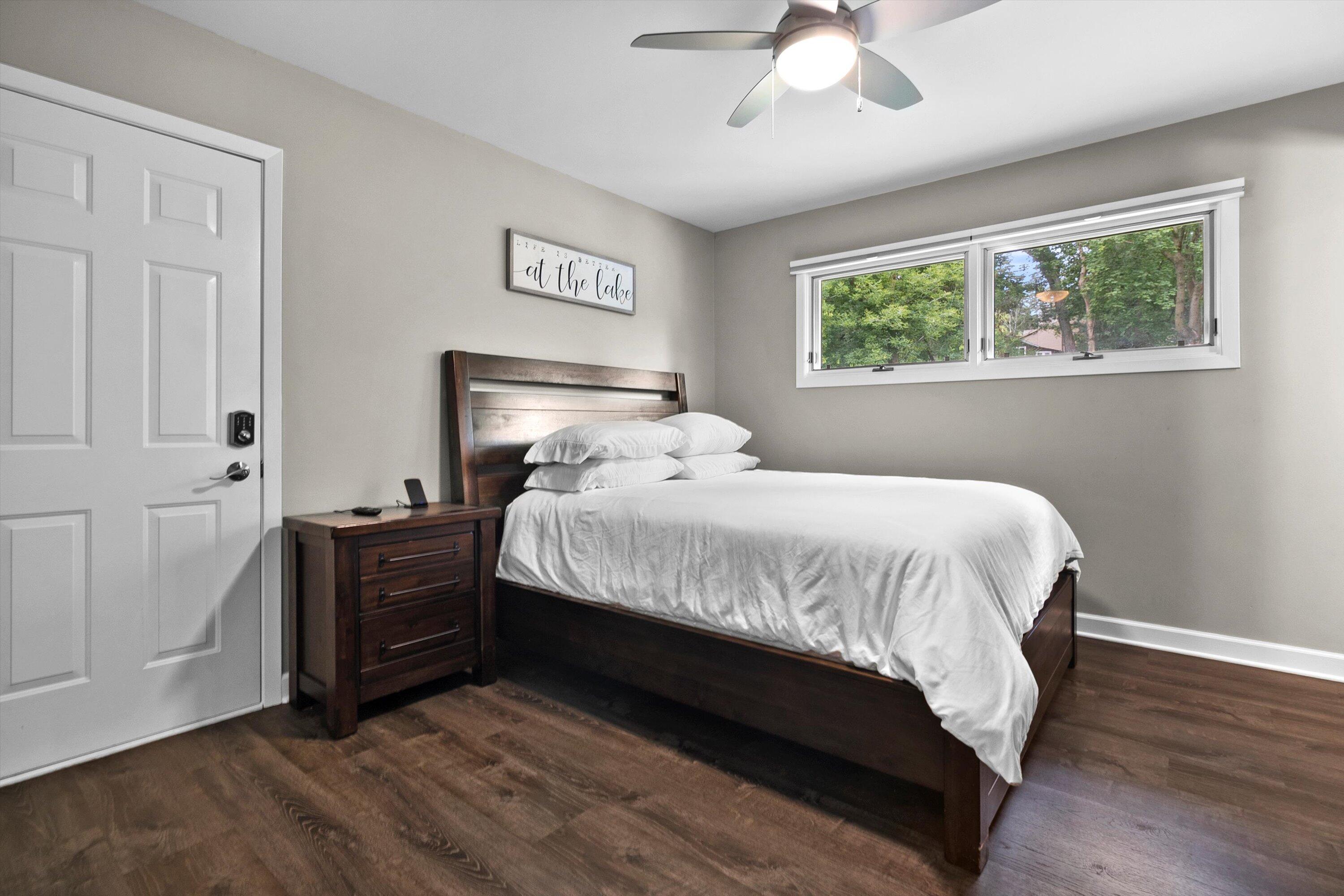 Wisconsin Lake Home for sale (MLS#: 1930876) at 32 S Walworth Ave, in Williams Bay, Wisconsin. (16 of 33)