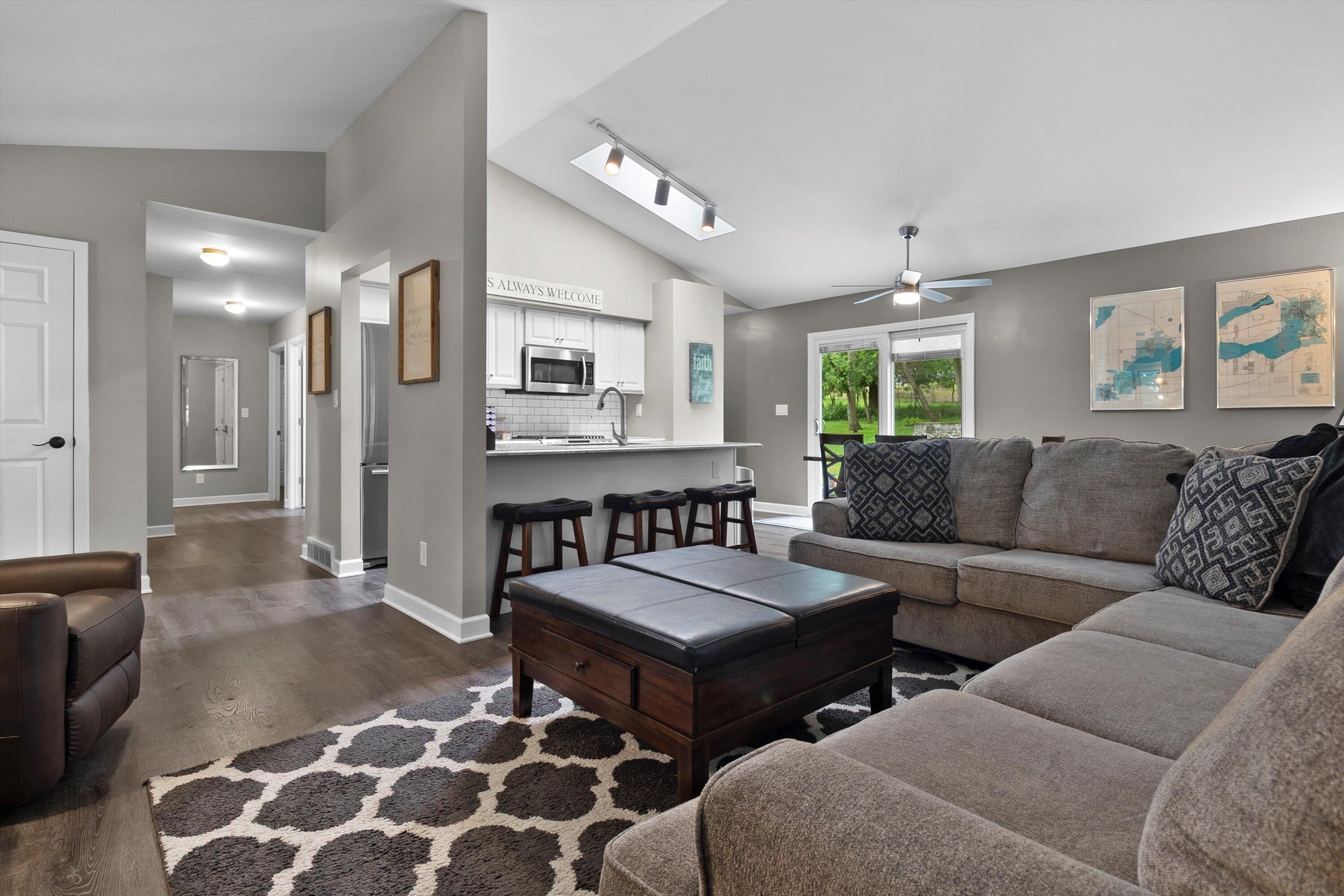 Wisconsin Lake Home for sale (MLS#: 1930876) at 32 S Walworth Ave, in Williams Bay, Wisconsin. (7 of 33)