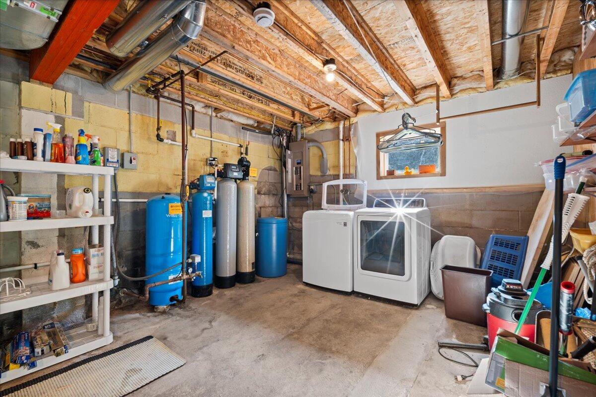 Wisconsin Lake Home for sale (MLS#: 1930974) at W6356  Lake Ellen Dr, in Lyndon, Wisconsin. (28 of 44)