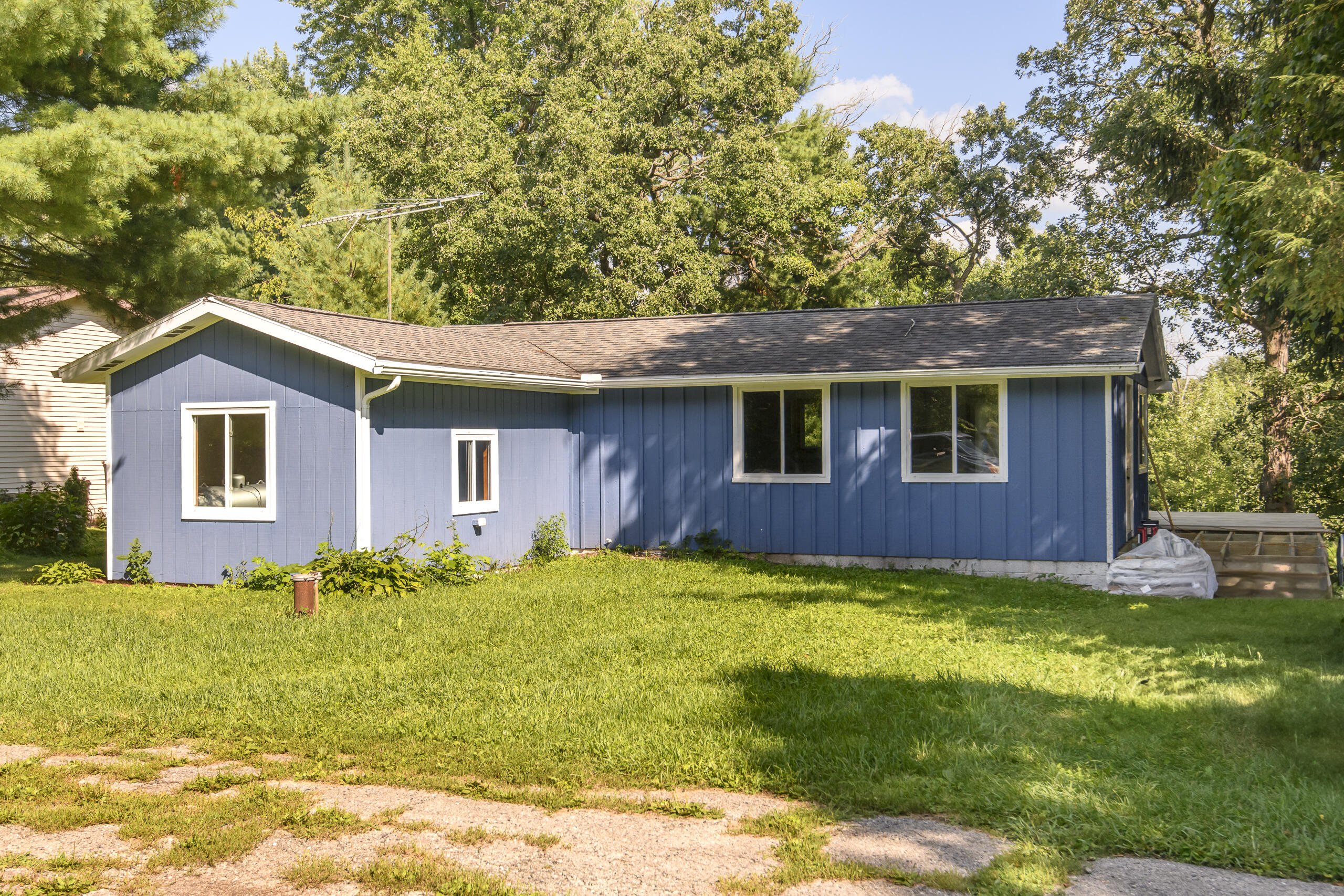 Wisconsin Lake Home for sale (MLS#: 1931060) at N2006  River Oaks Rd, in Portland, Wisconsin. (1 of 28)