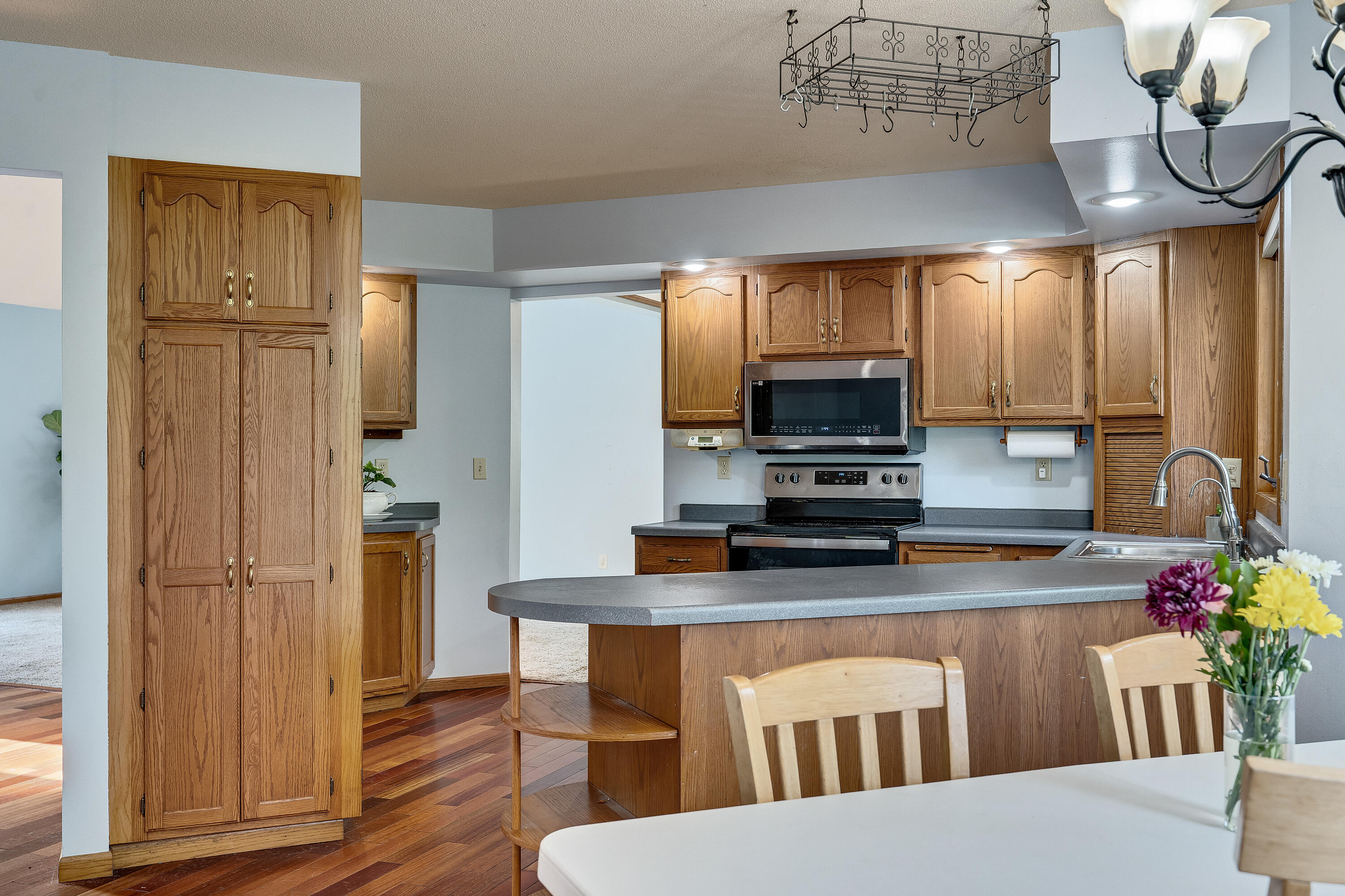 Wisconsin Lake Home for sale (MLS#: 1931067) at 715  Lee Dr, in West Salem, Wisconsin. (12 of 53)