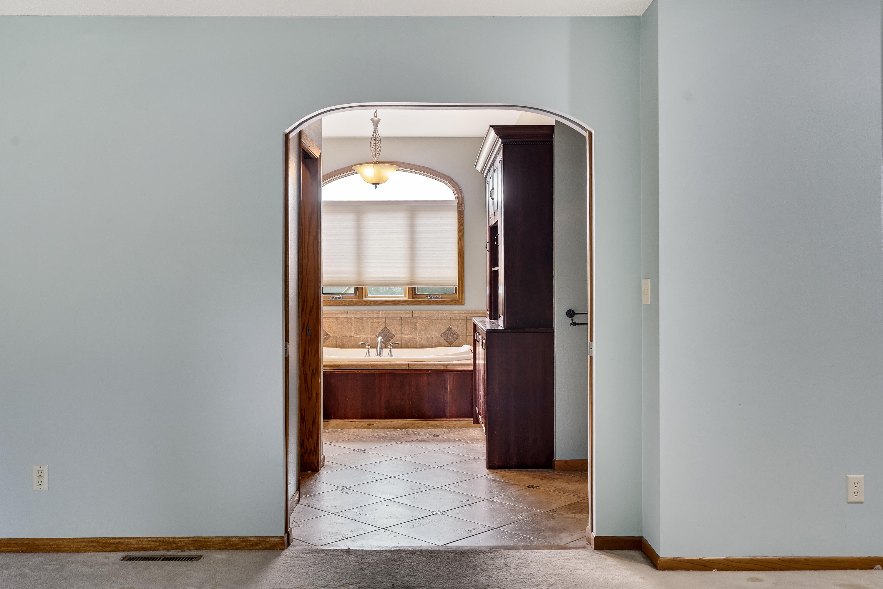 Wisconsin Lake Home for sale (MLS#: 1931067) at 715  Lee Dr, in West Salem, Wisconsin. (20 of 53)