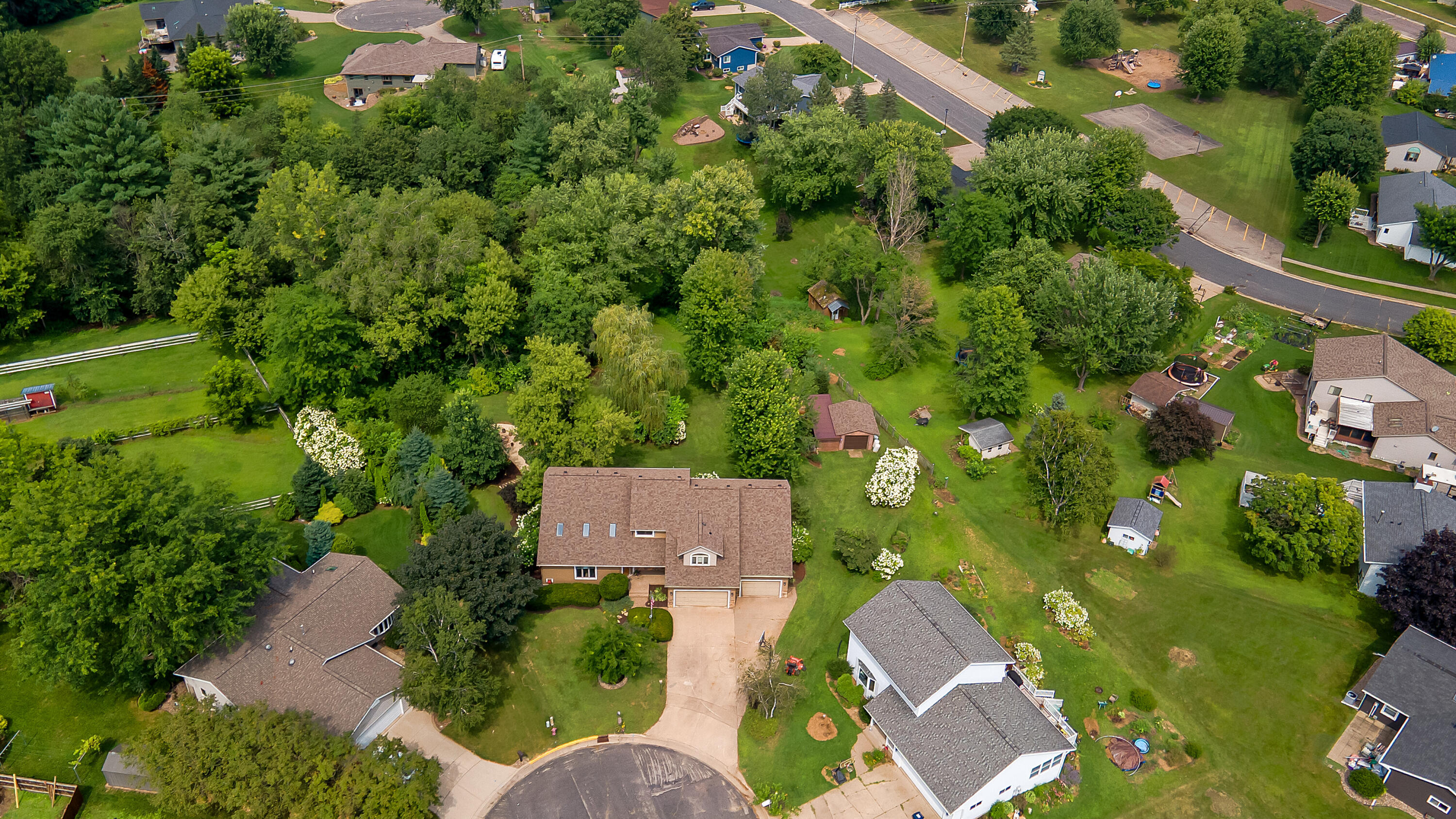 Wisconsin Lake Home for sale (MLS#: 1931067) at 715  Lee Dr, in West Salem, Wisconsin. (33 of 53)