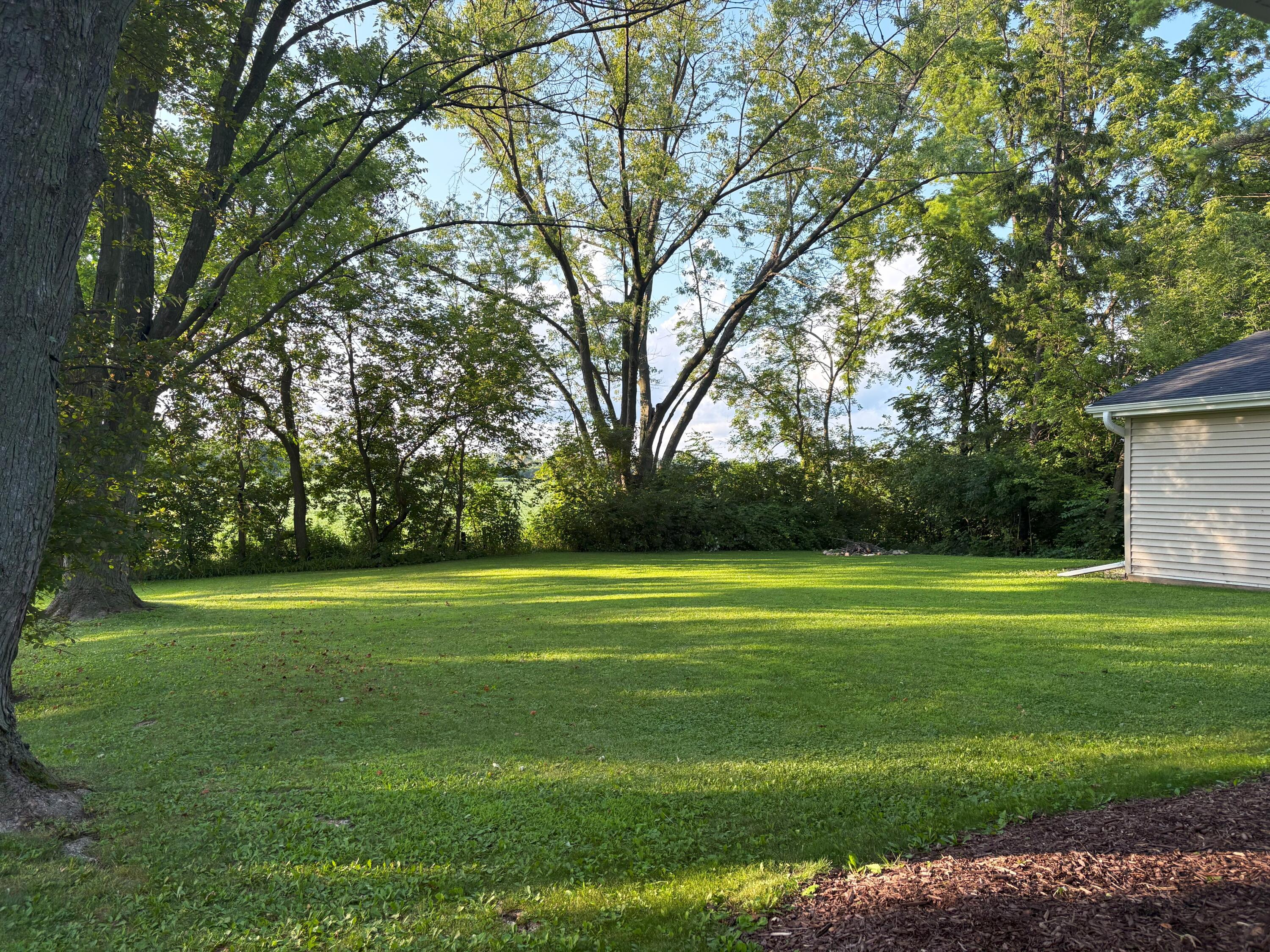 Wisconsin Lake Home for sale (MLS#: 1931176) at W1306 N Blue Spring Lake Dr, in Palmyra, Wisconsin. (16 of 20)