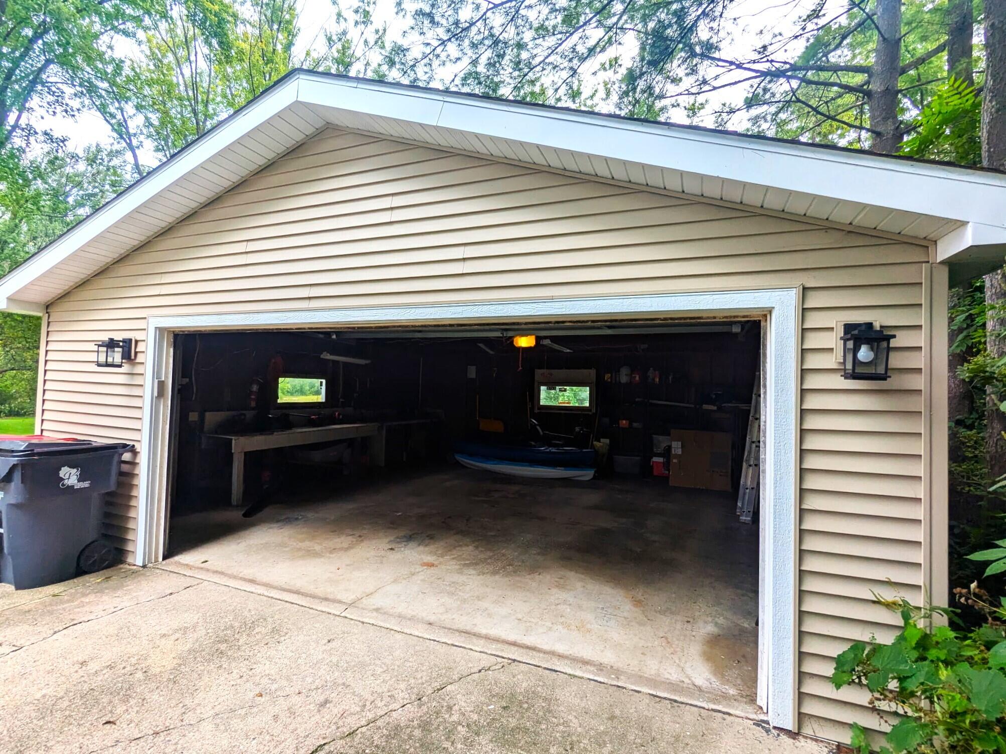 Wisconsin Lake Home for sale (MLS#: 1931176) at W1306 N Blue Spring Lake Dr, in Palmyra, Wisconsin. (17 of 20)