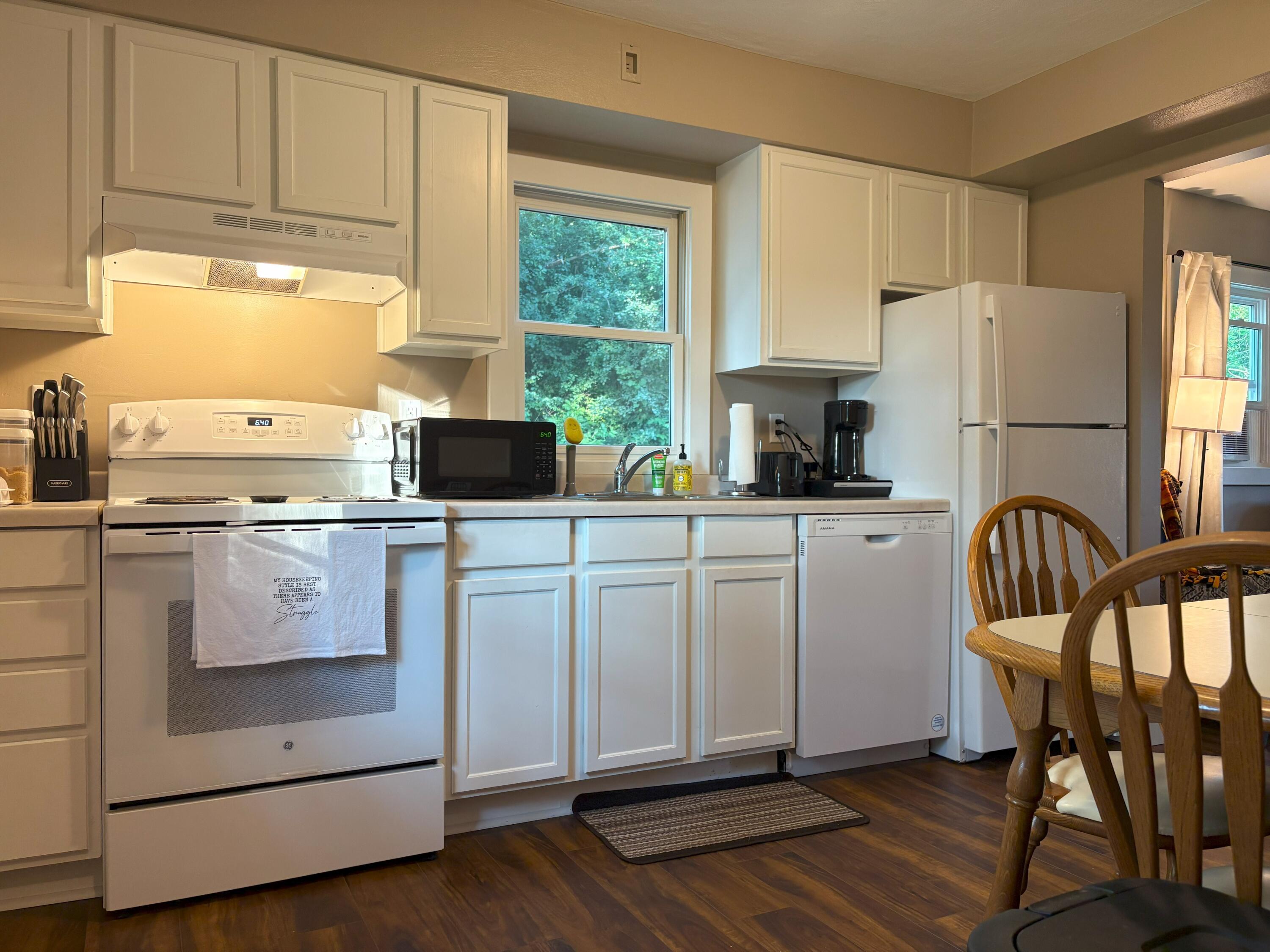 Wisconsin Lake Home for sale (MLS#: 1931176) at W1306 N Blue Spring Lake Dr, in Palmyra, Wisconsin. (7 of 20)