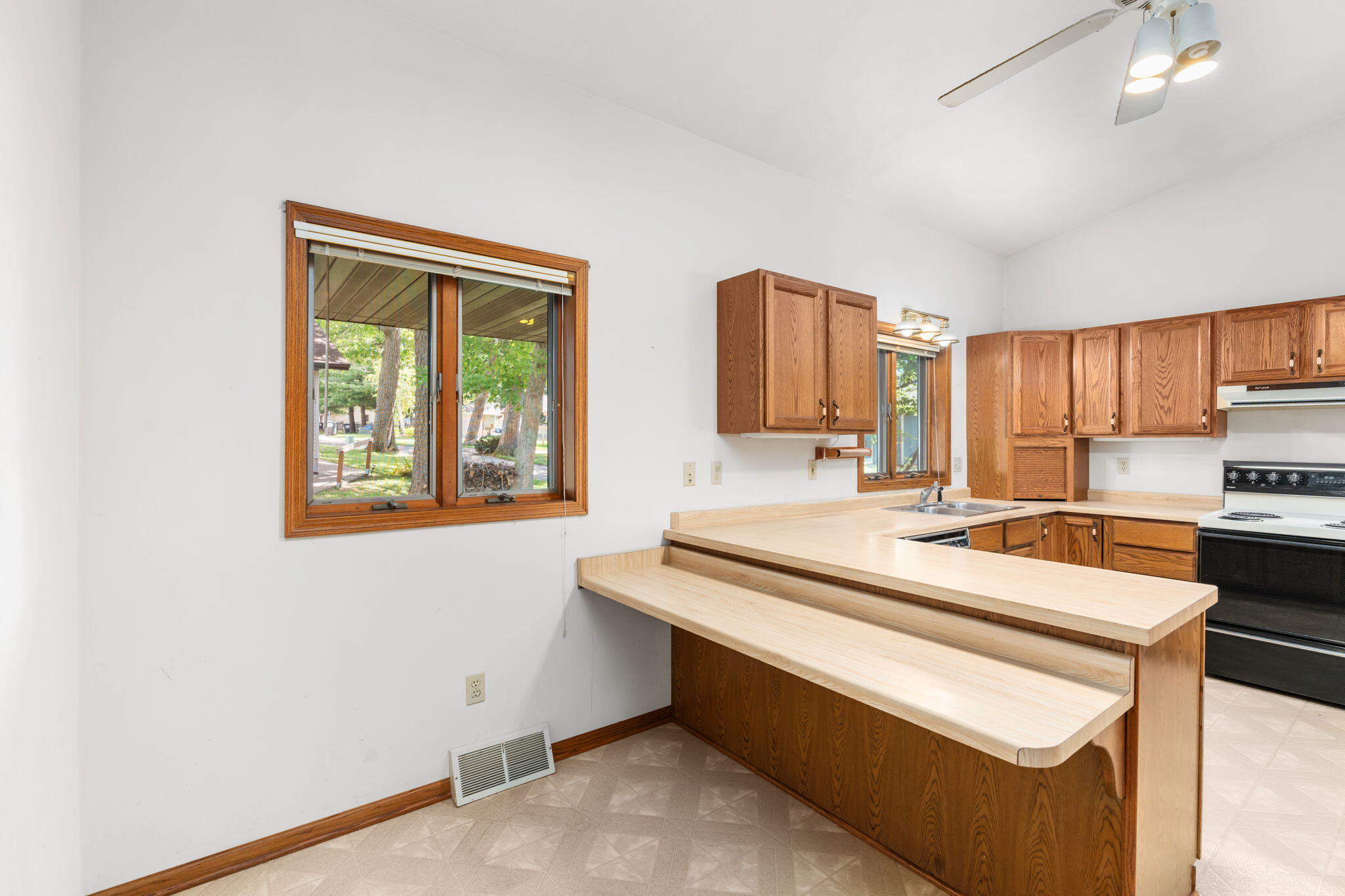 Wisconsin Lake Home for sale (MLS#: 1931303) at N2981 E Little Green Rd, in Green Lake, Wisconsin. (7 of 39)