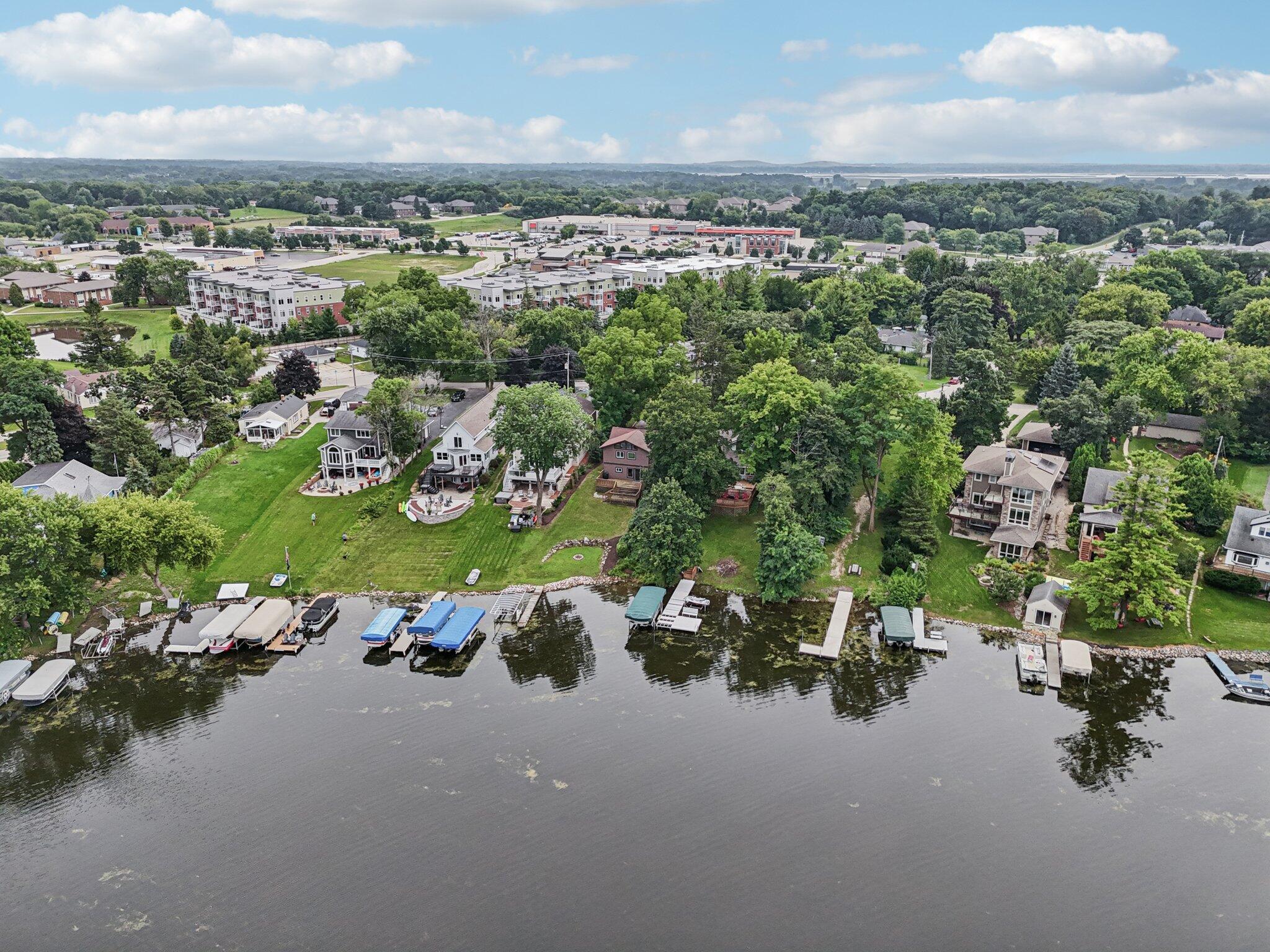 Wisconsin Lake Home for sale (MLS#: 1931334) at S73W17268  LAKE Dr, in Muskego, Wisconsin. (3 of 53)