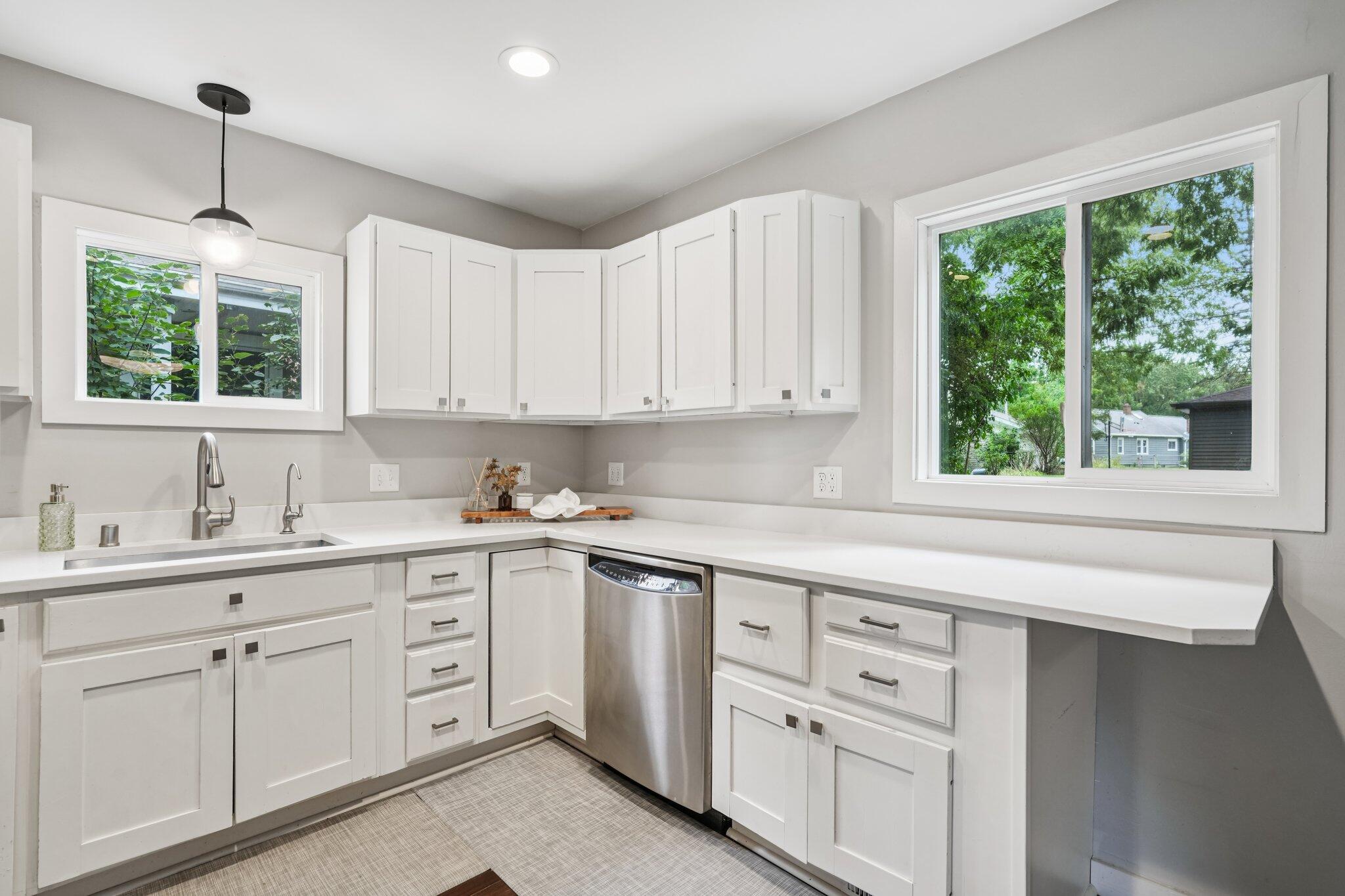 Wisconsin Lake Home for sale (MLS#: 1931334) at S73W17268  LAKE Dr, in Muskego, Wisconsin. (21 of 53)