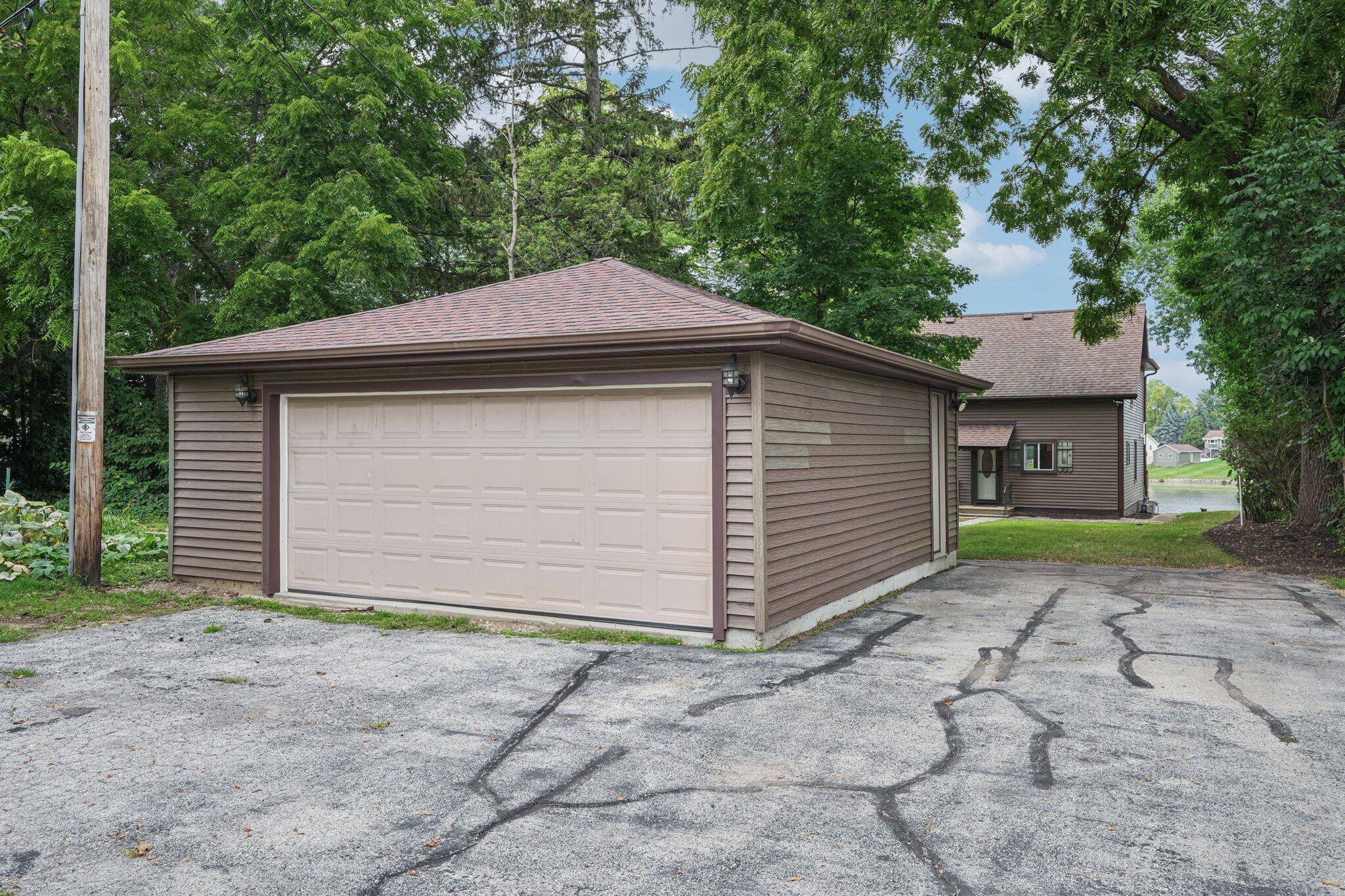 Wisconsin Lake Home for sale (MLS#: 1931334) at S73W17268  LAKE Dr, in Muskego, Wisconsin. (45 of 53)