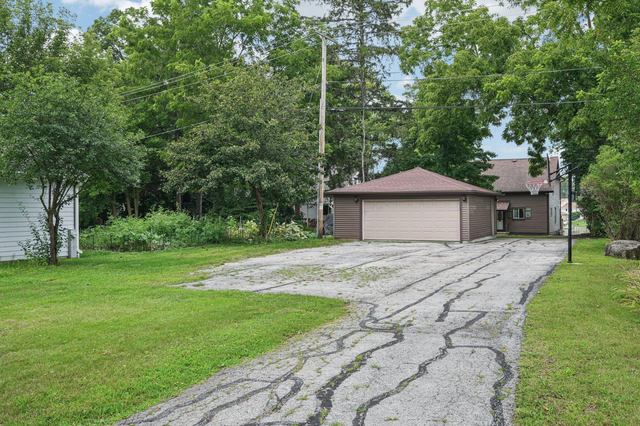 Wisconsin Lake Home for sale (MLS#: 1931334) at S73W17268  LAKE Dr, in Muskego, Wisconsin. (46 of 53)