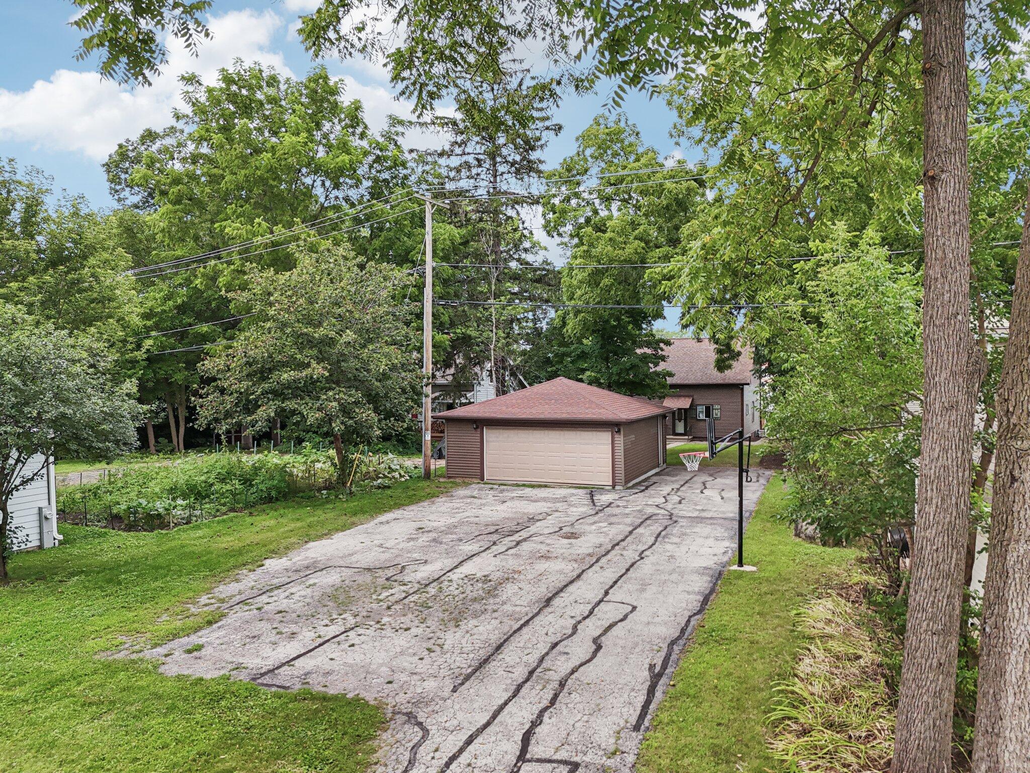 Wisconsin Lake Home for sale (MLS#: 1931334) at S73W17268  LAKE Dr, in Muskego, Wisconsin. (47 of 53)