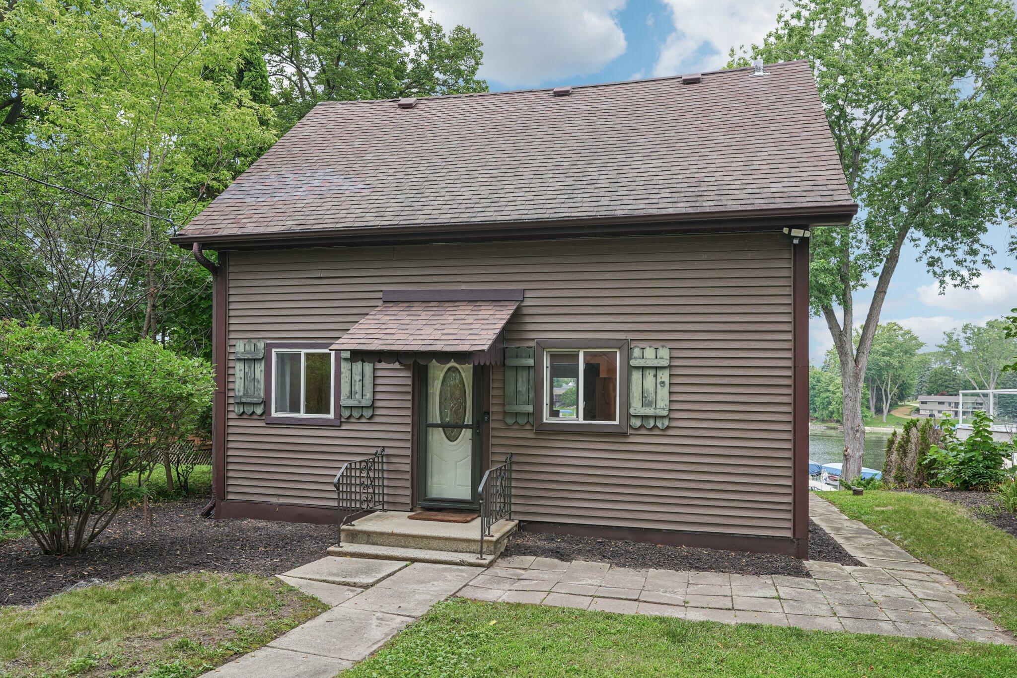 Wisconsin Lake Home for sale (MLS#: 1931334) at S73W17268  LAKE Dr, in Muskego, Wisconsin. (7 of 53)