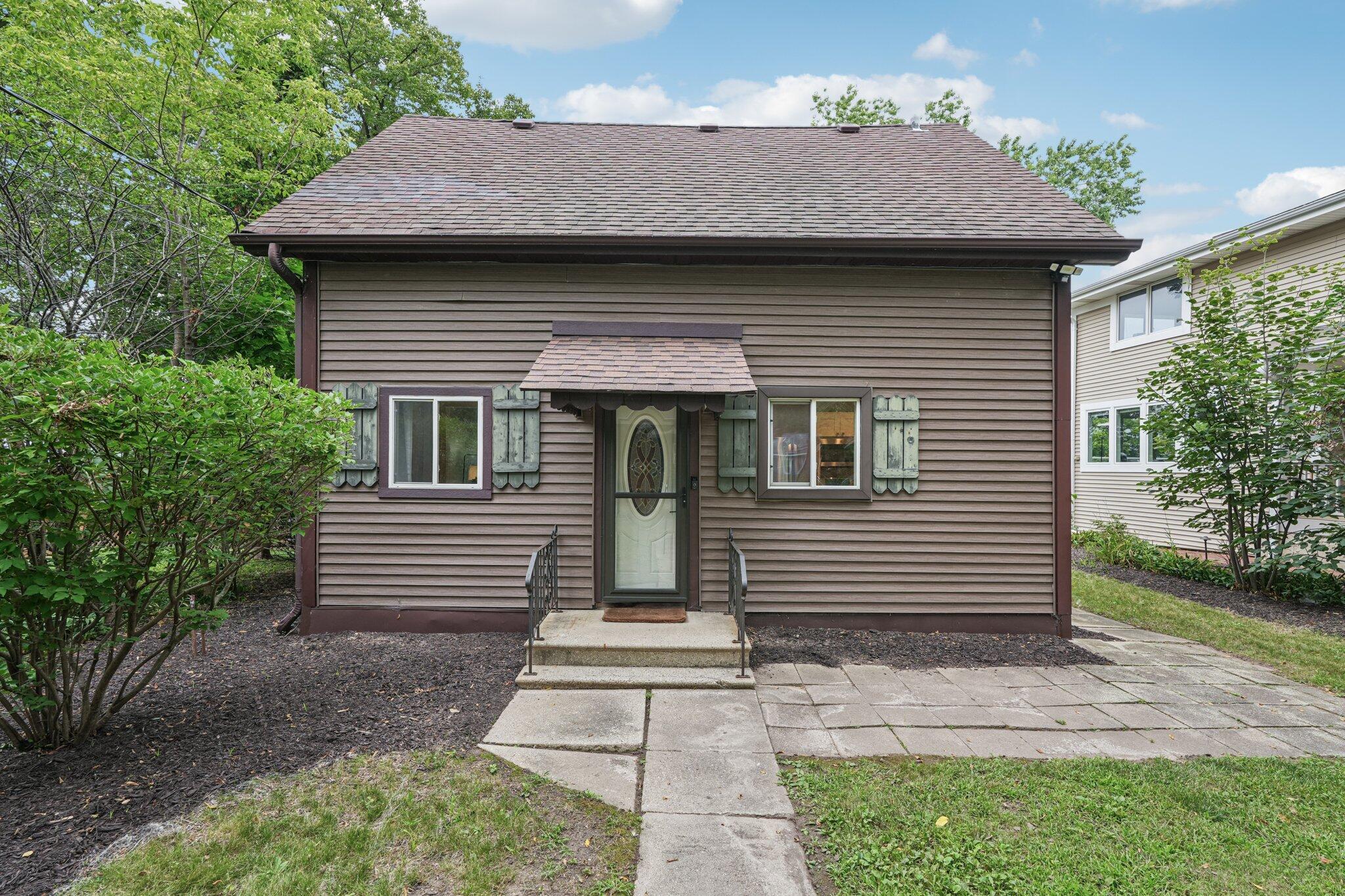 Wisconsin Lake Home for sale (MLS#: 1931334) at S73W17268  LAKE Dr, in Muskego, Wisconsin. (8 of 53)